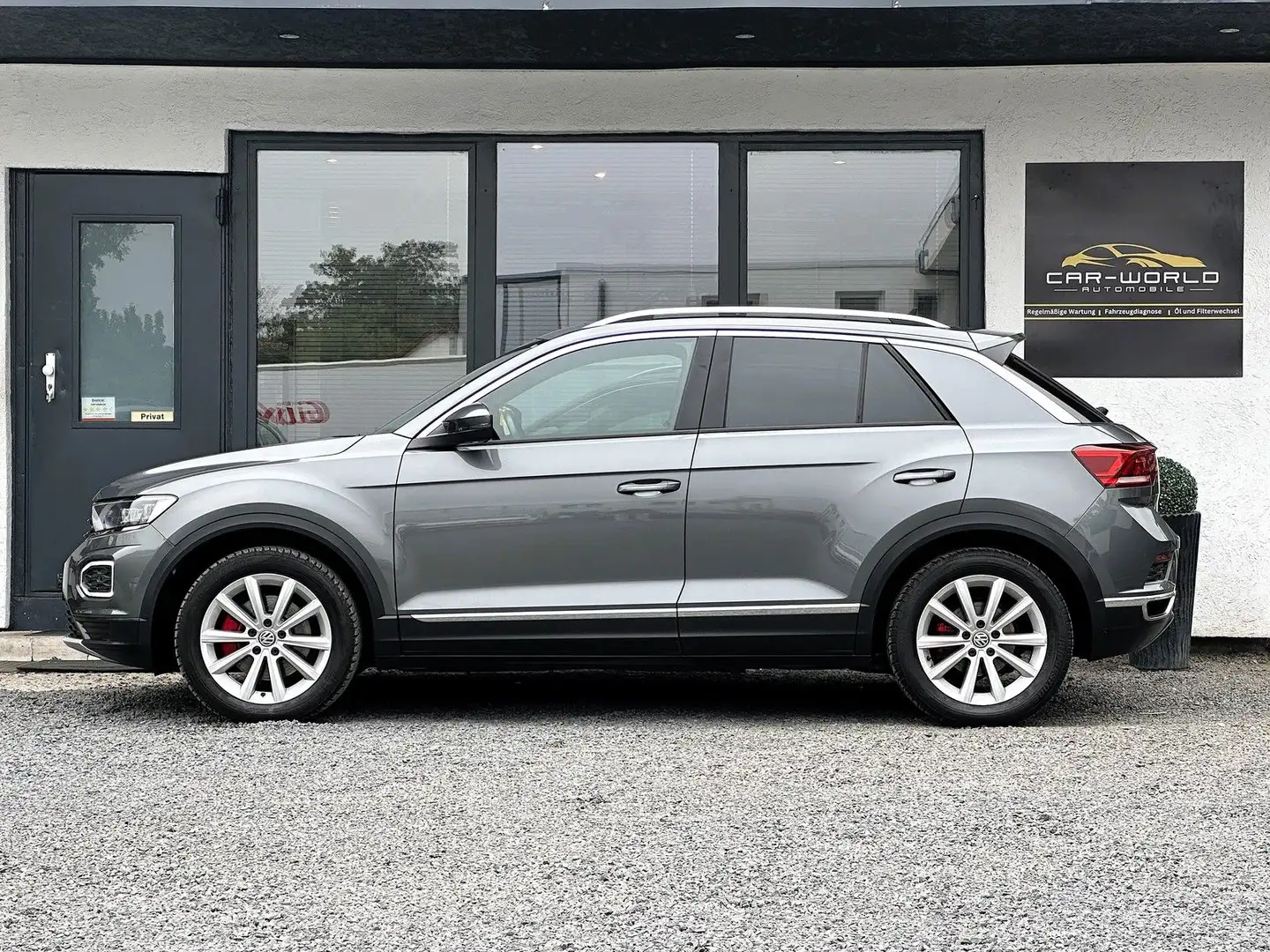 Volkswagen T-Roc Sport 4Motion Pano Navi Standheizung Grau - 2