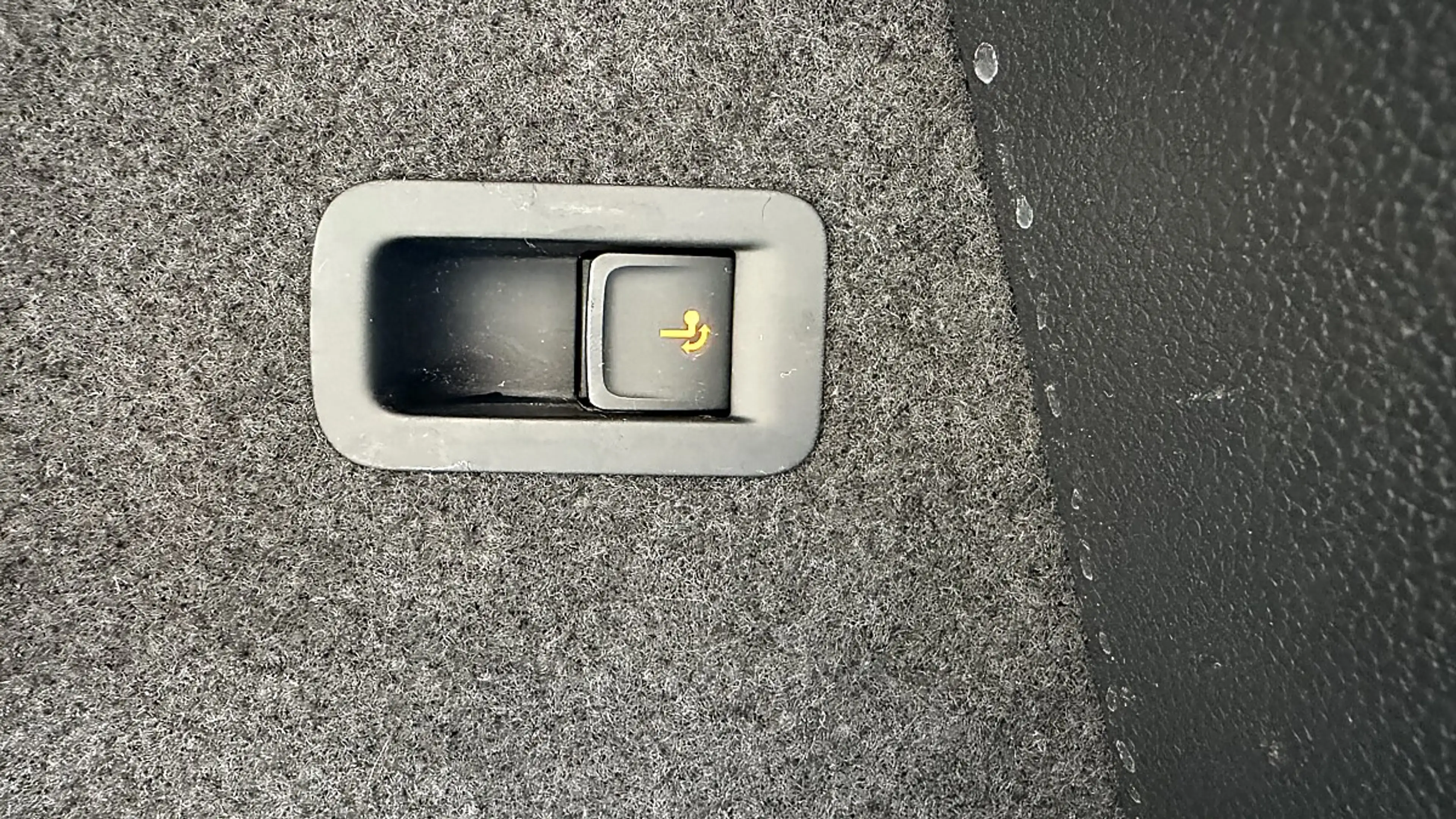 SEAT Ateca 2,0 TDI DSG 4WD, 1.Besitz — photo 14