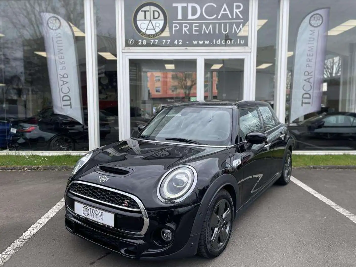 MINI Cooper S 2.0 Yours Trim Auto. Чёрный - 1