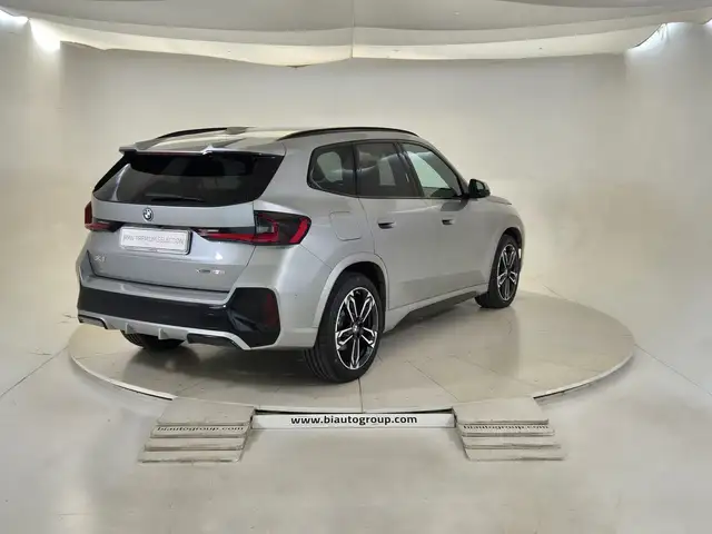 BMW X1 view 5