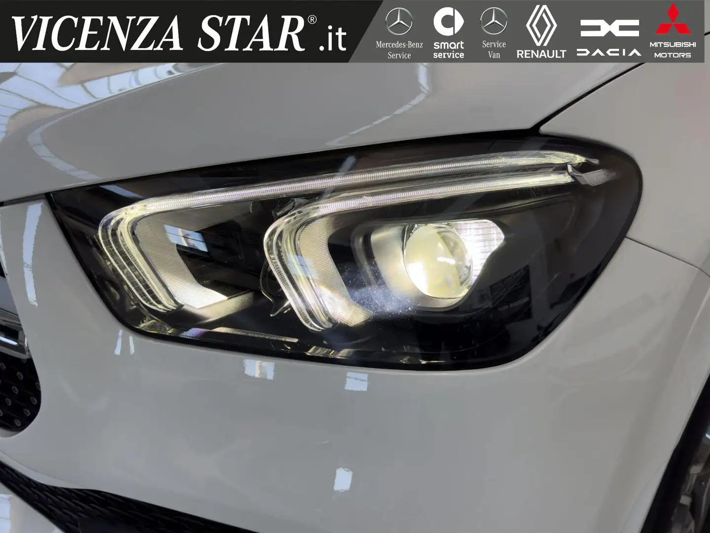 Mercedes-Benz GLE 300 d MHV 4MATIC AMG PREMIUM Bianco - 2