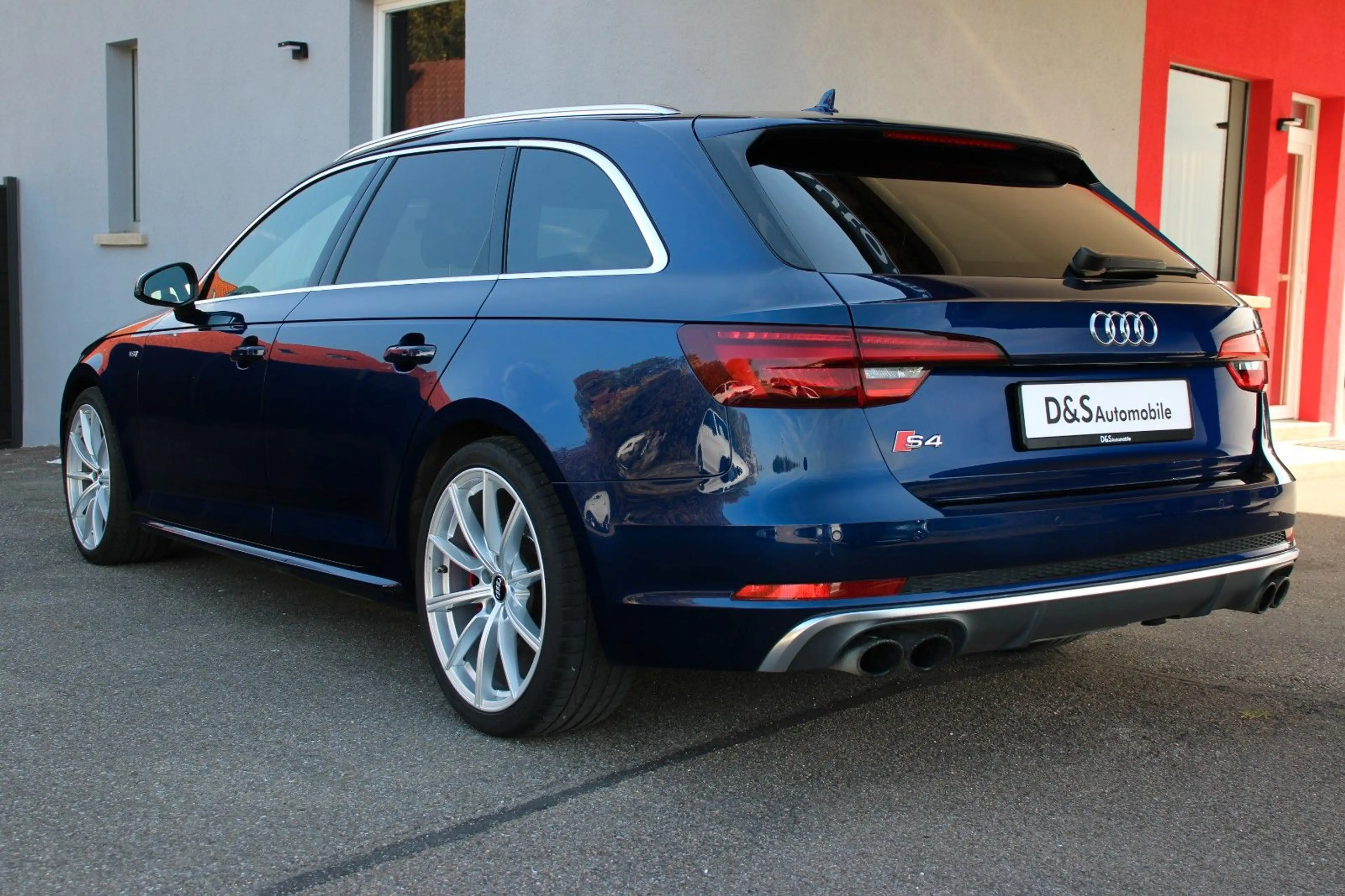 Audi S4 Avant 3.0 TFSI quattro *Matrix*ACC*AHK*DC*3Z* — photo 4