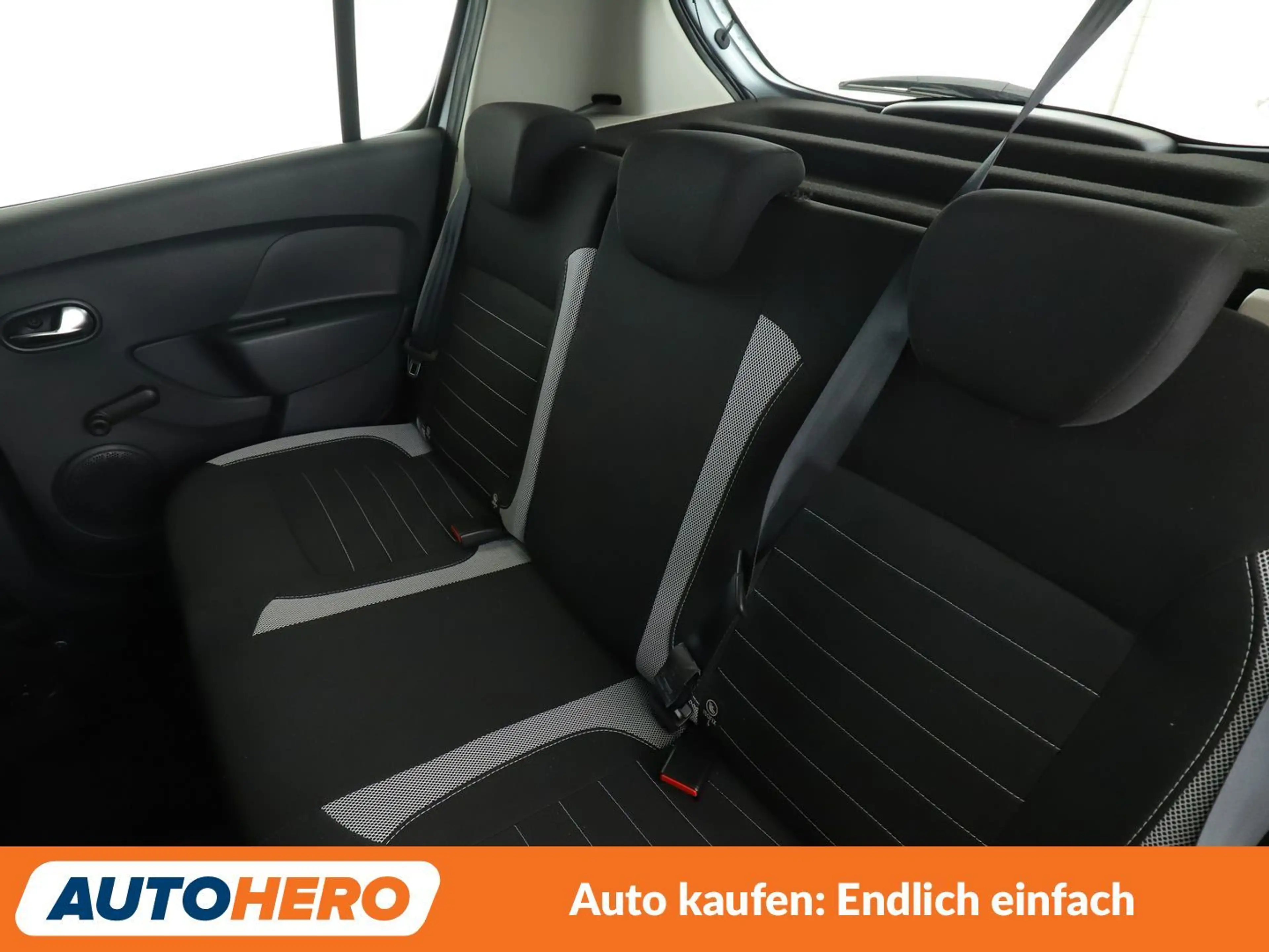 Dacia Sandero 0.9 TCe Stepway Prestige *NAVI*TEMPO*PDC* — photo 14