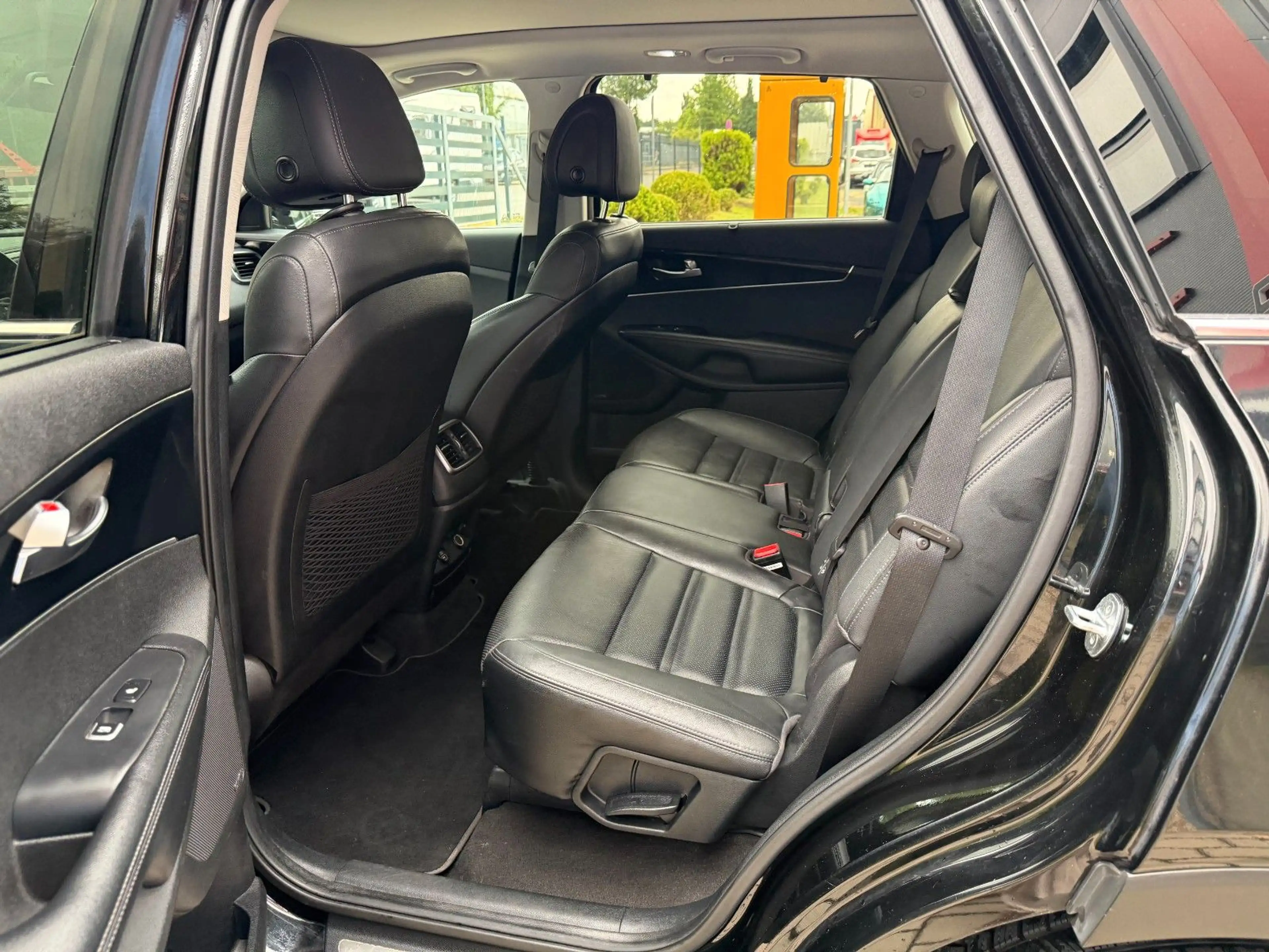 Kia Sorento Platinum Edition 4WD — photo 10