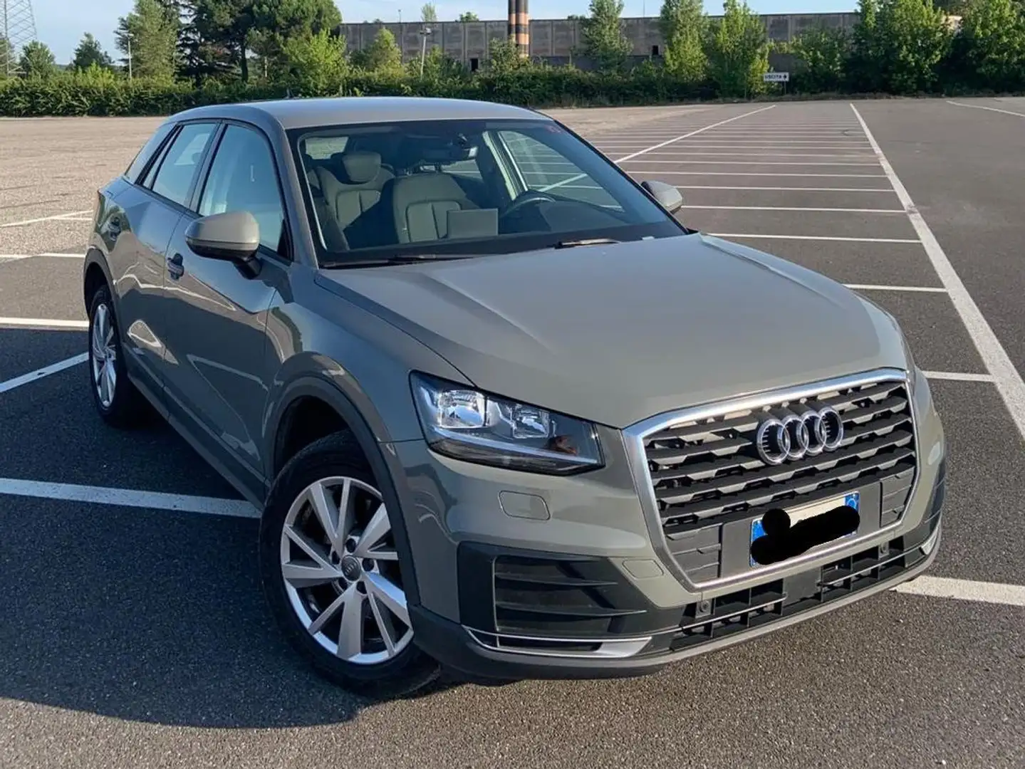 Audi Q2 2.0 TDI 35 150 CV s-tronic Grigio - 1