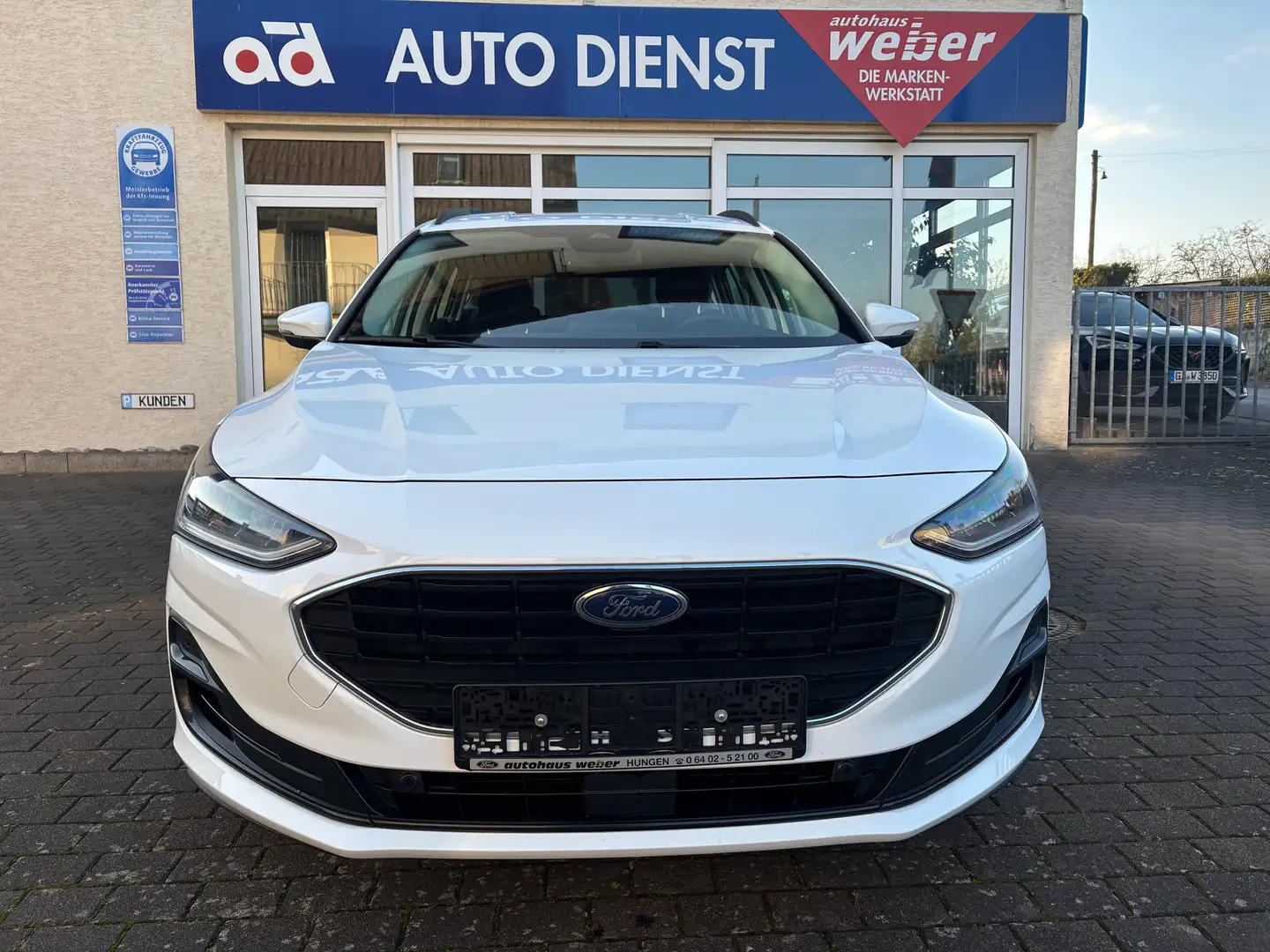Ford Focus Cool&Connect*Aut.*KAM*NAV*LED*ACC*CARPLAY*Keyfree Blanc - 2