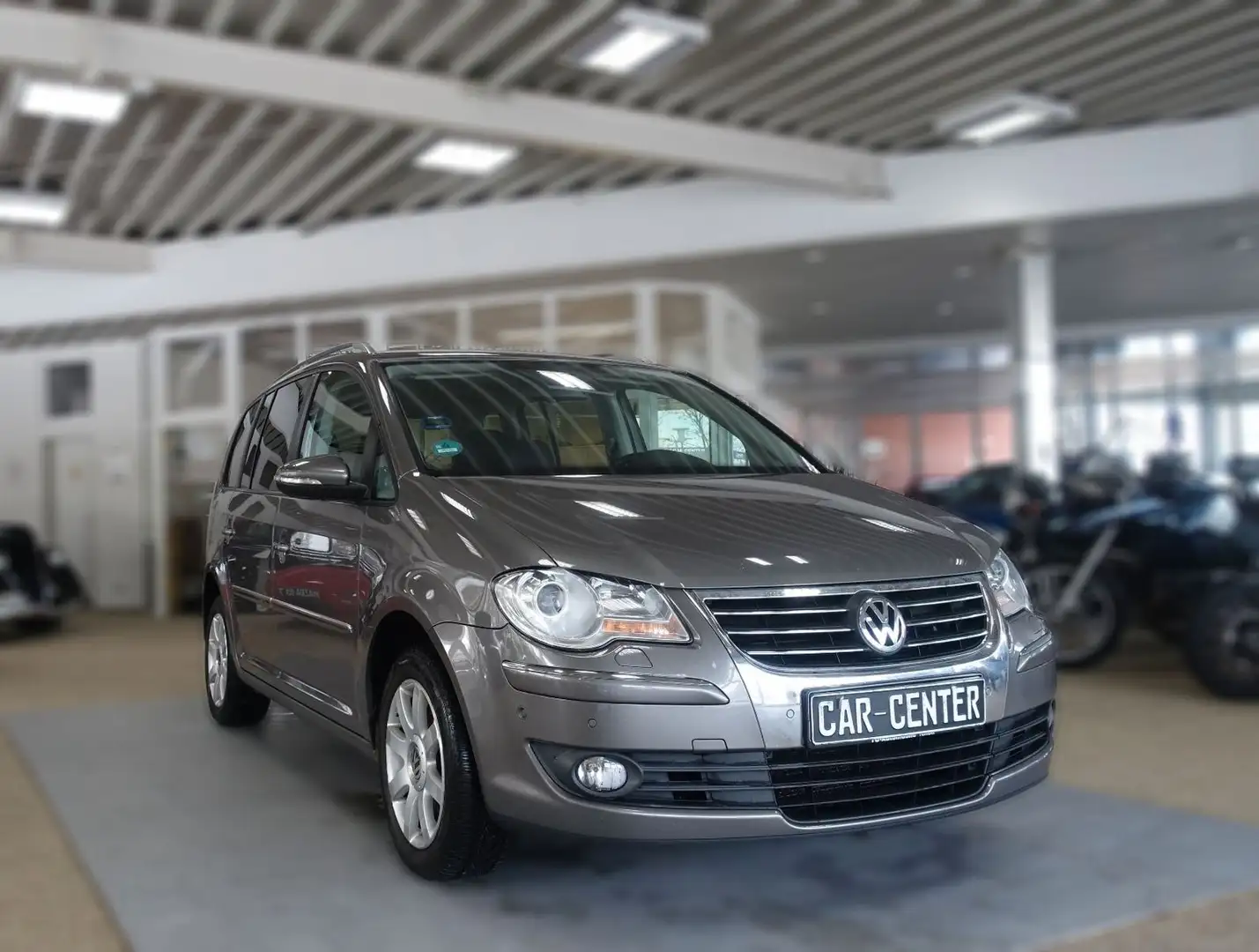 Volkswagen Touran Highline EcoFuel Grau - 2