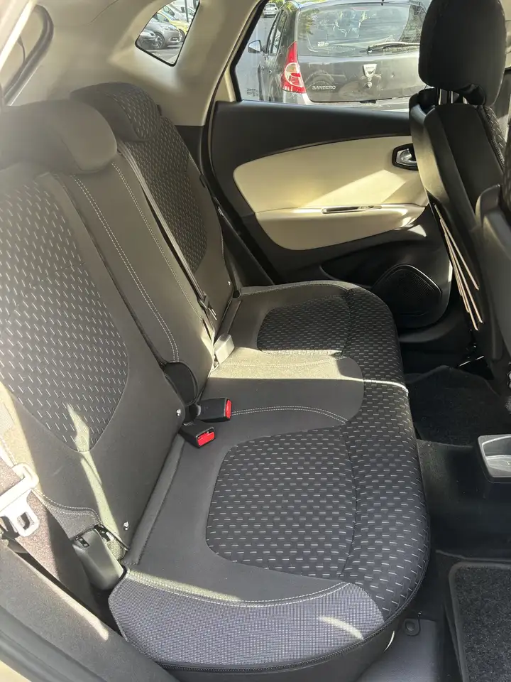 Renault Captur — photo 8