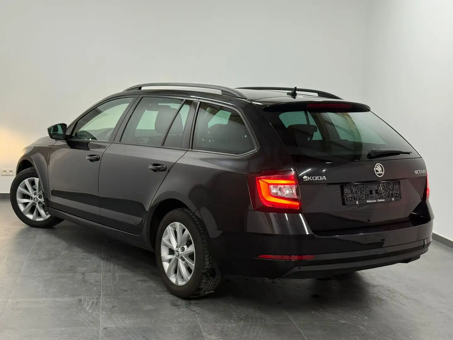 Skoda Octavia 1.6 TDi (EU6.2) - 1erMain - Boite auto - CarPlay Zwart - 2