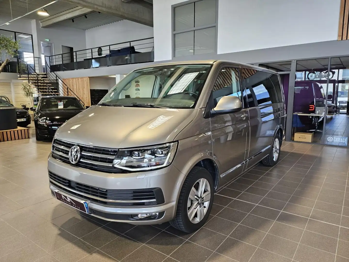 Volkswagen LT T6 2.0 TDI 204 GENERATION SIX DSG Béžová - 1