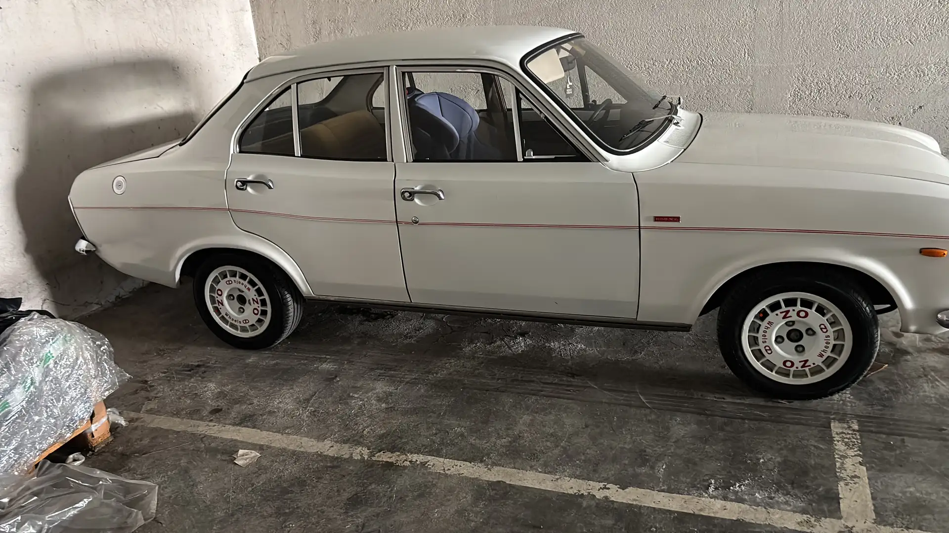 Ford Escort 1100 xk Білий - 1