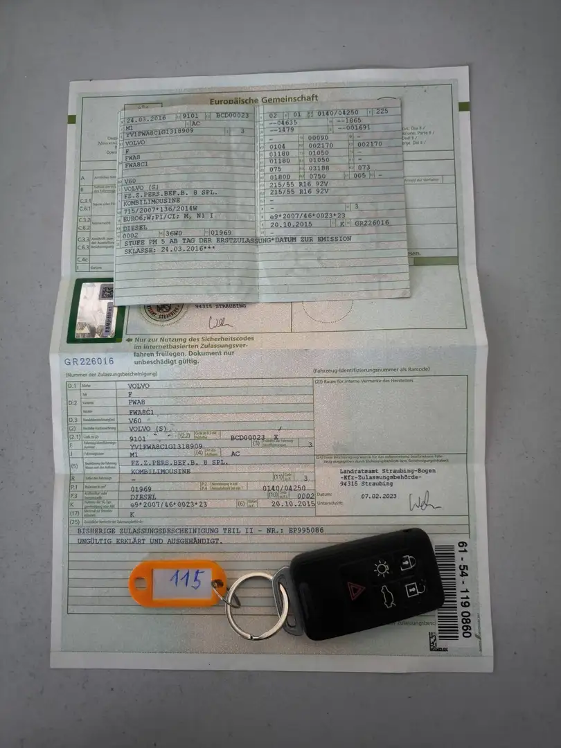 Volvo V60 Linje Business 2.0 d MKL Aktiv Rot - 2