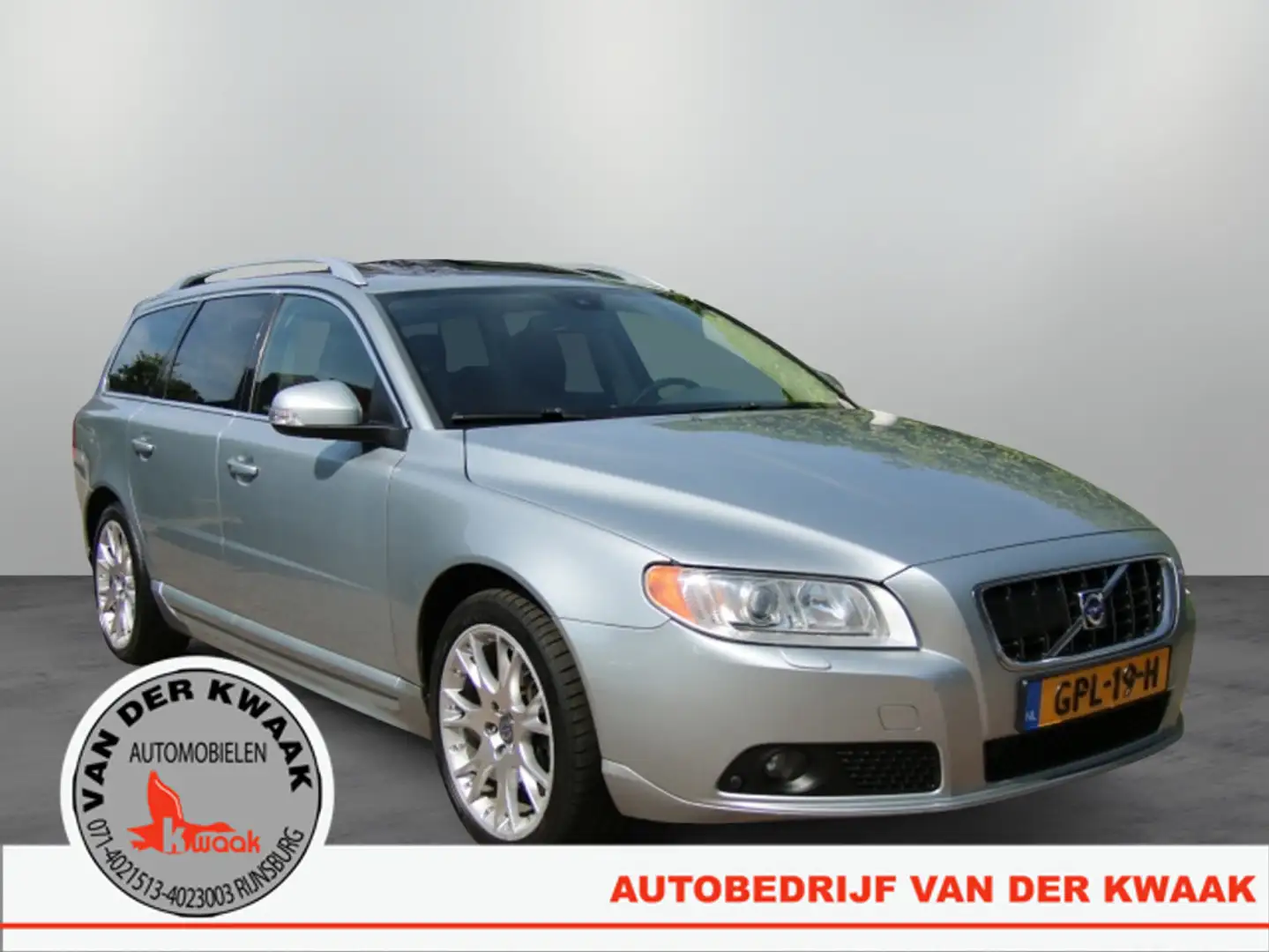 Volvo V70 3.0 T6 AWD Summum Grijs - 1
