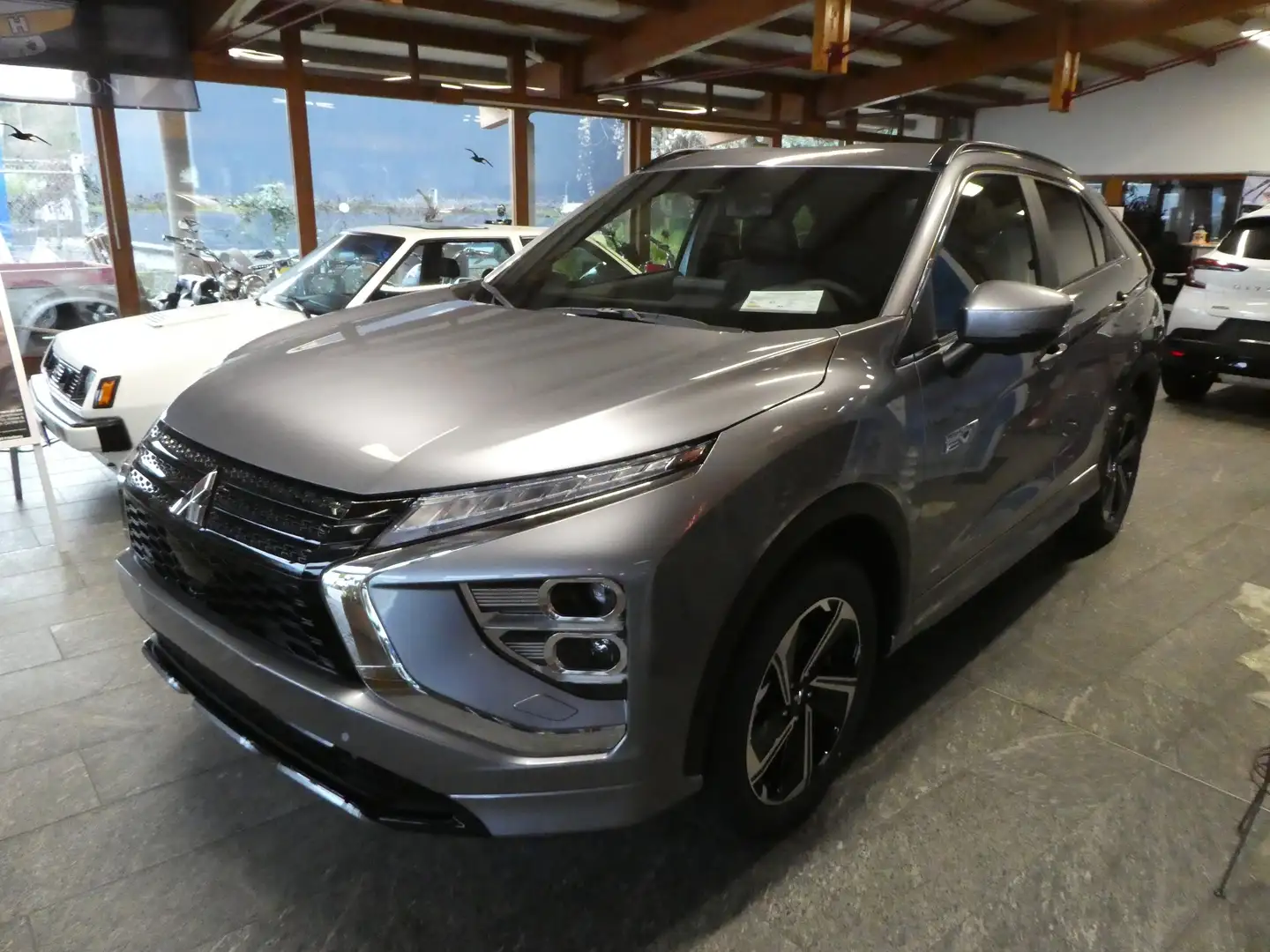 Mitsubishi Eclipse Cross Plug-In Hybrid 4WD Select Grau - 1