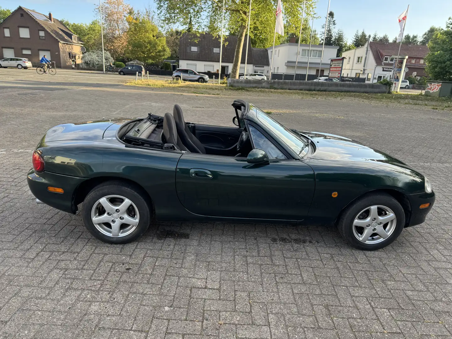 Mazda MX-5 1.6i, HU/AU 04.2027 Cabrio Verde - 1