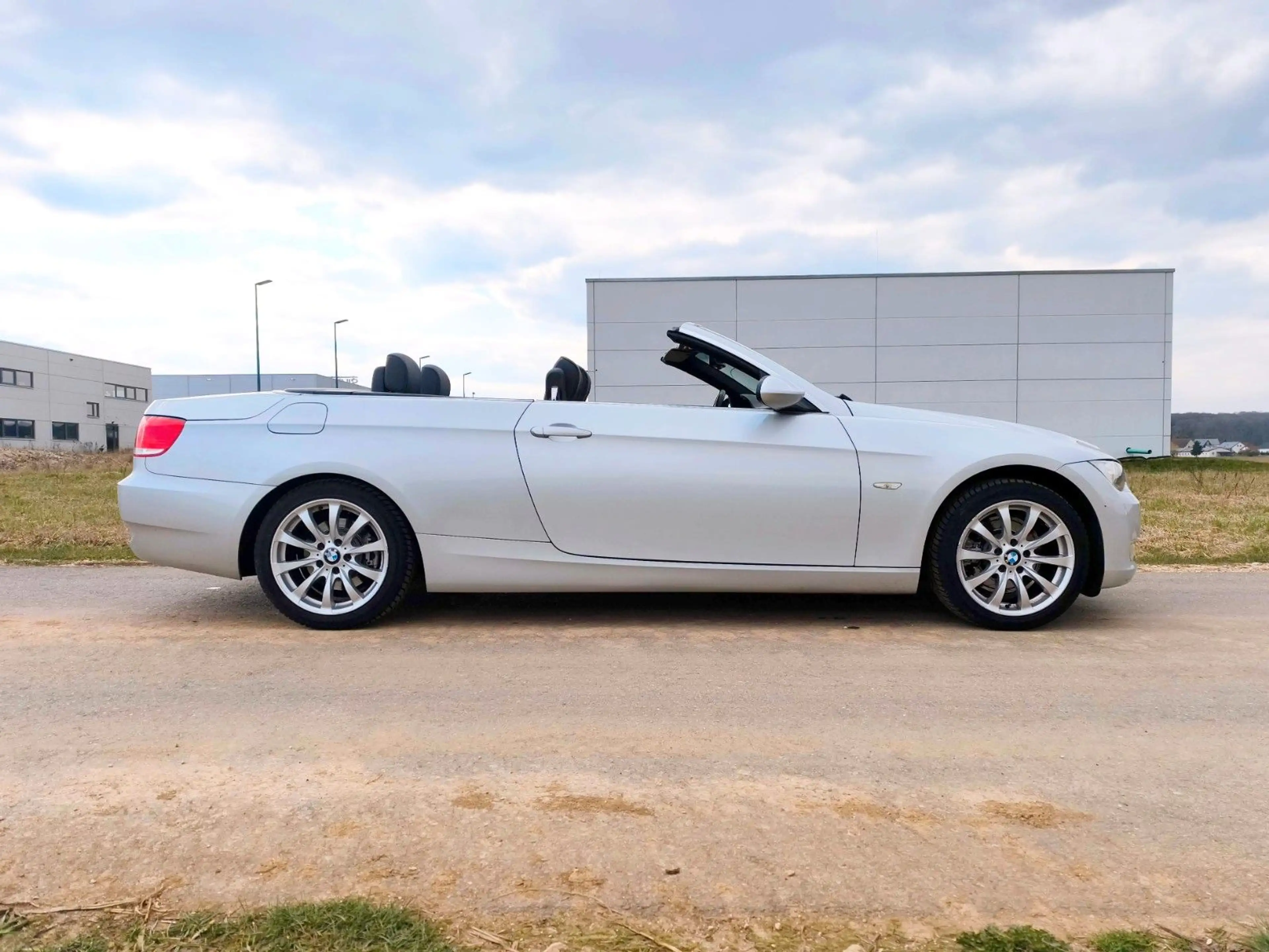 BMW 325 i *TÜV NEU* *KD NEU* — photo 9