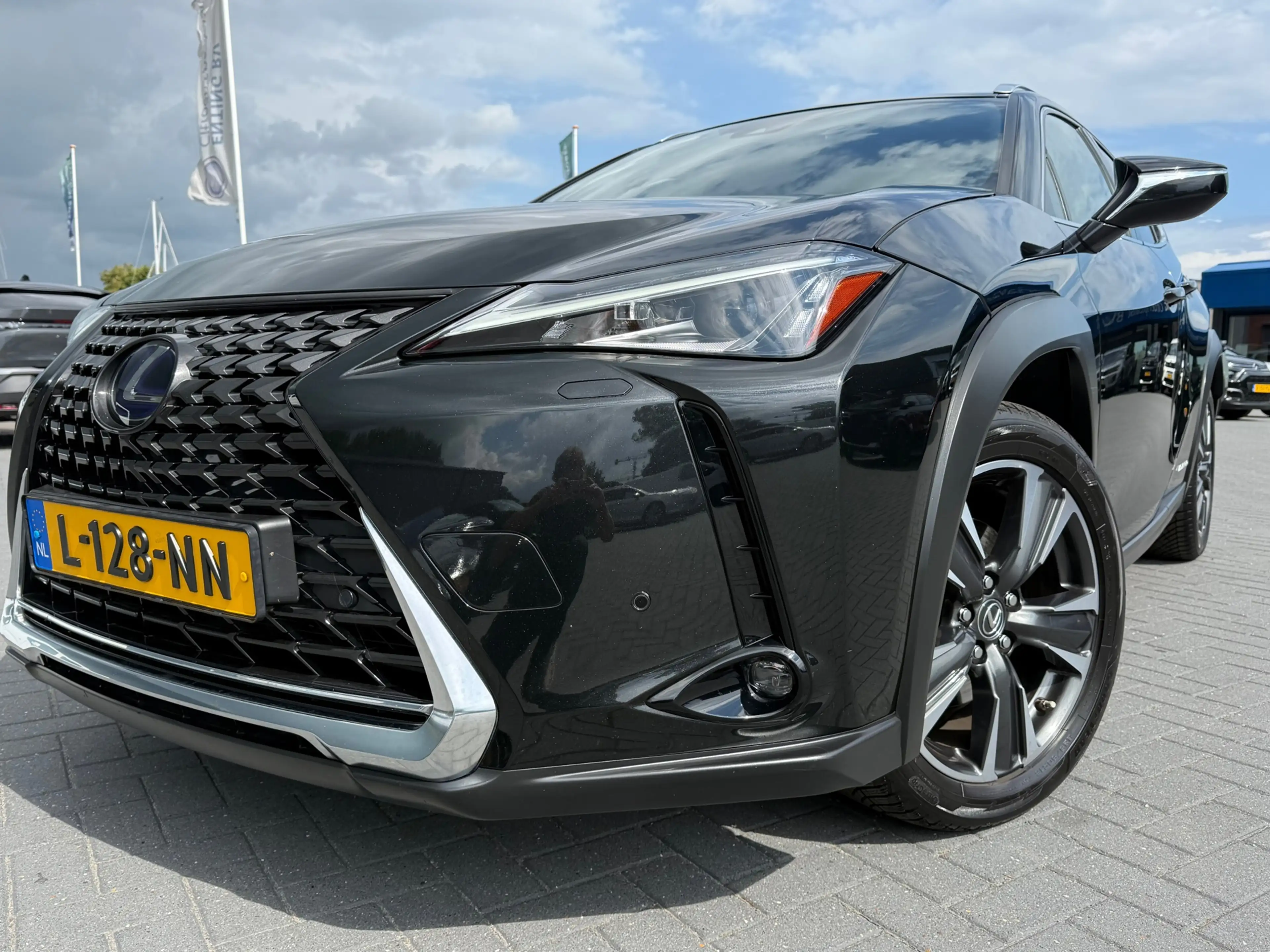 Lexus UX 250h Business Line ADAPTCRUISE CARPLAY/ANDROID DEALER O — photo 7