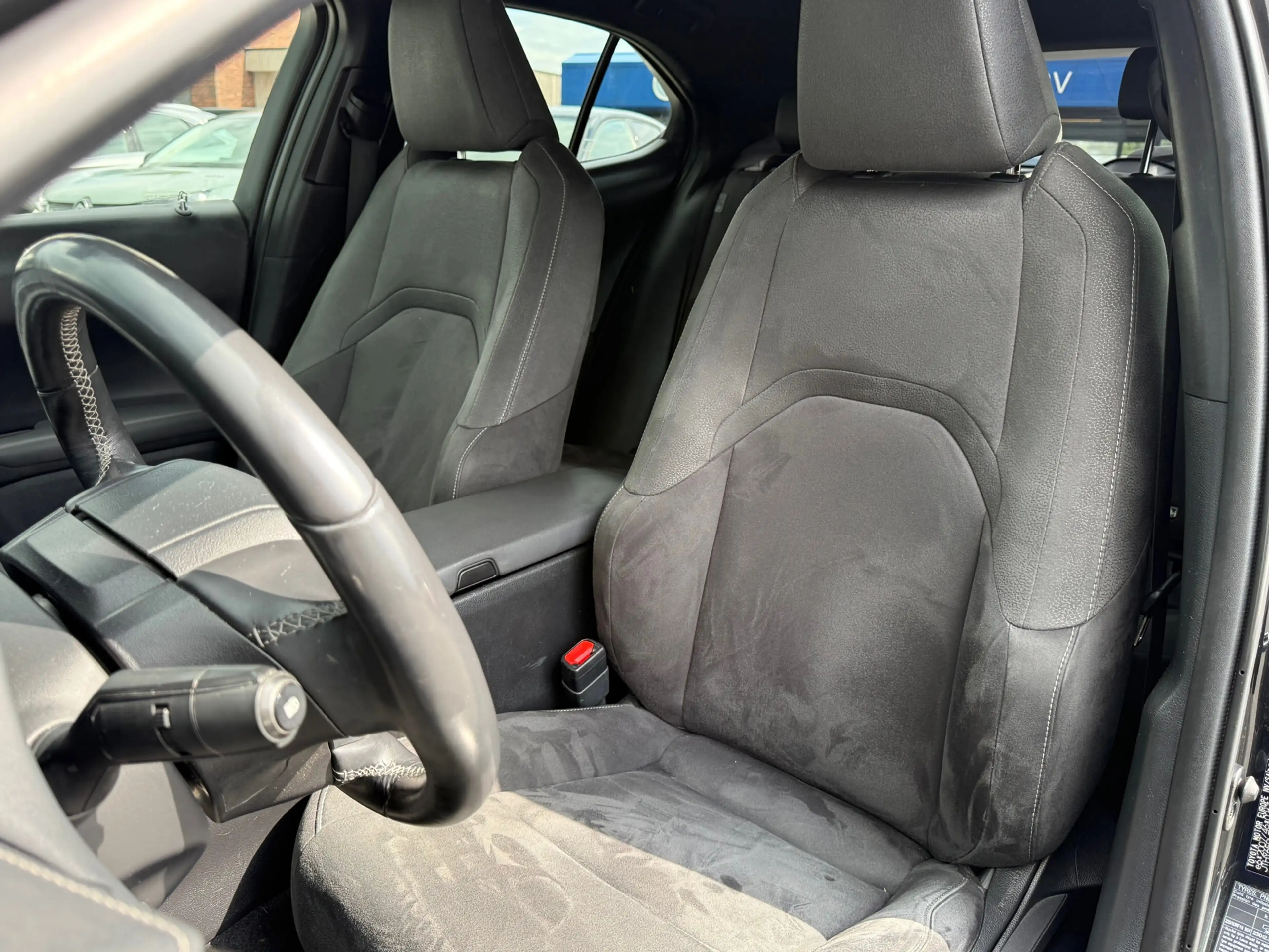 Lexus UX 250h Business Line ADAPTCRUISE CARPLAY/ANDROID DEALER O — photo 5