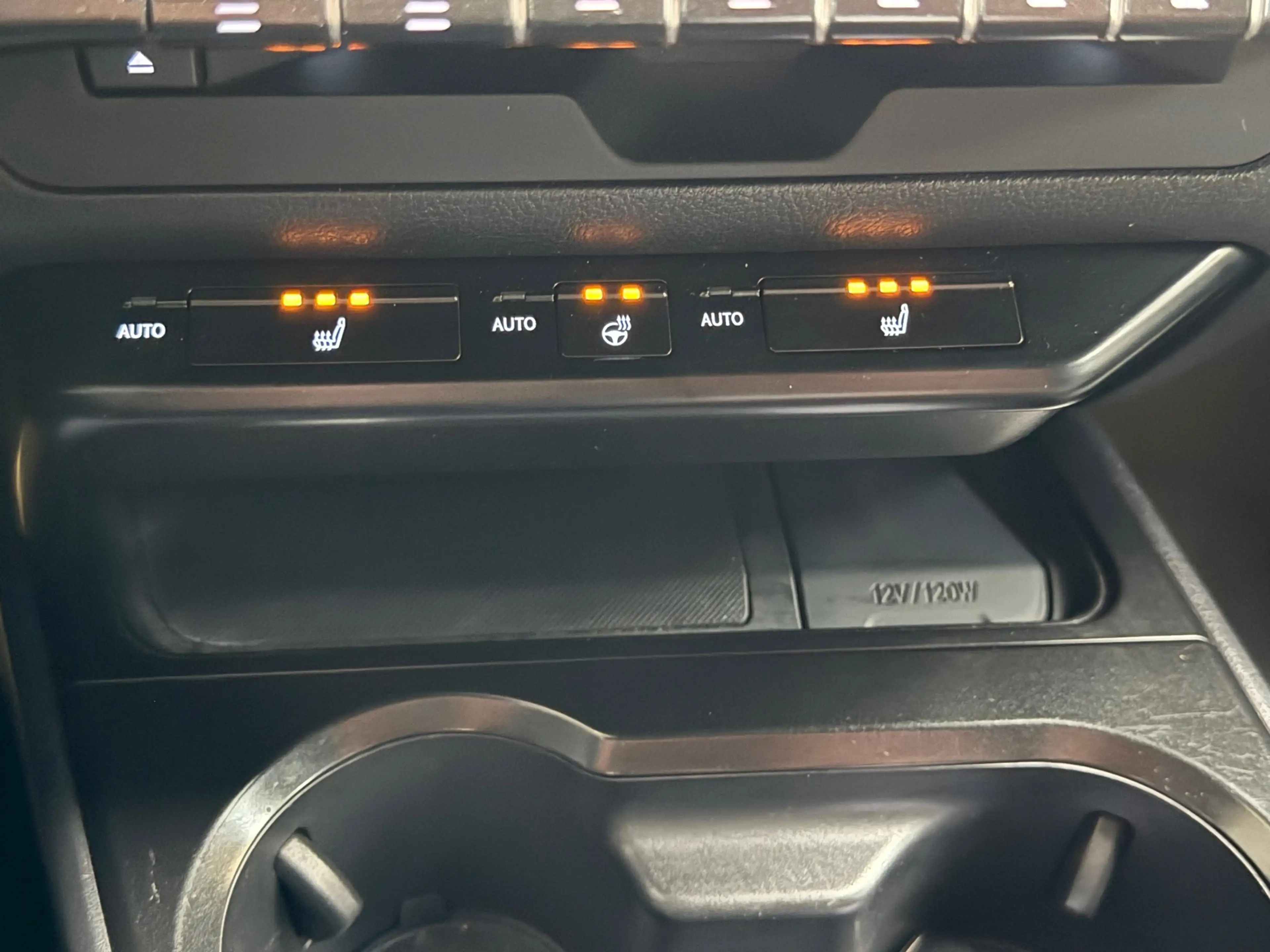 Lexus UX 250h Business Line ADAPTCRUISE CARPLAY/ANDROID DEALER O — photo 10