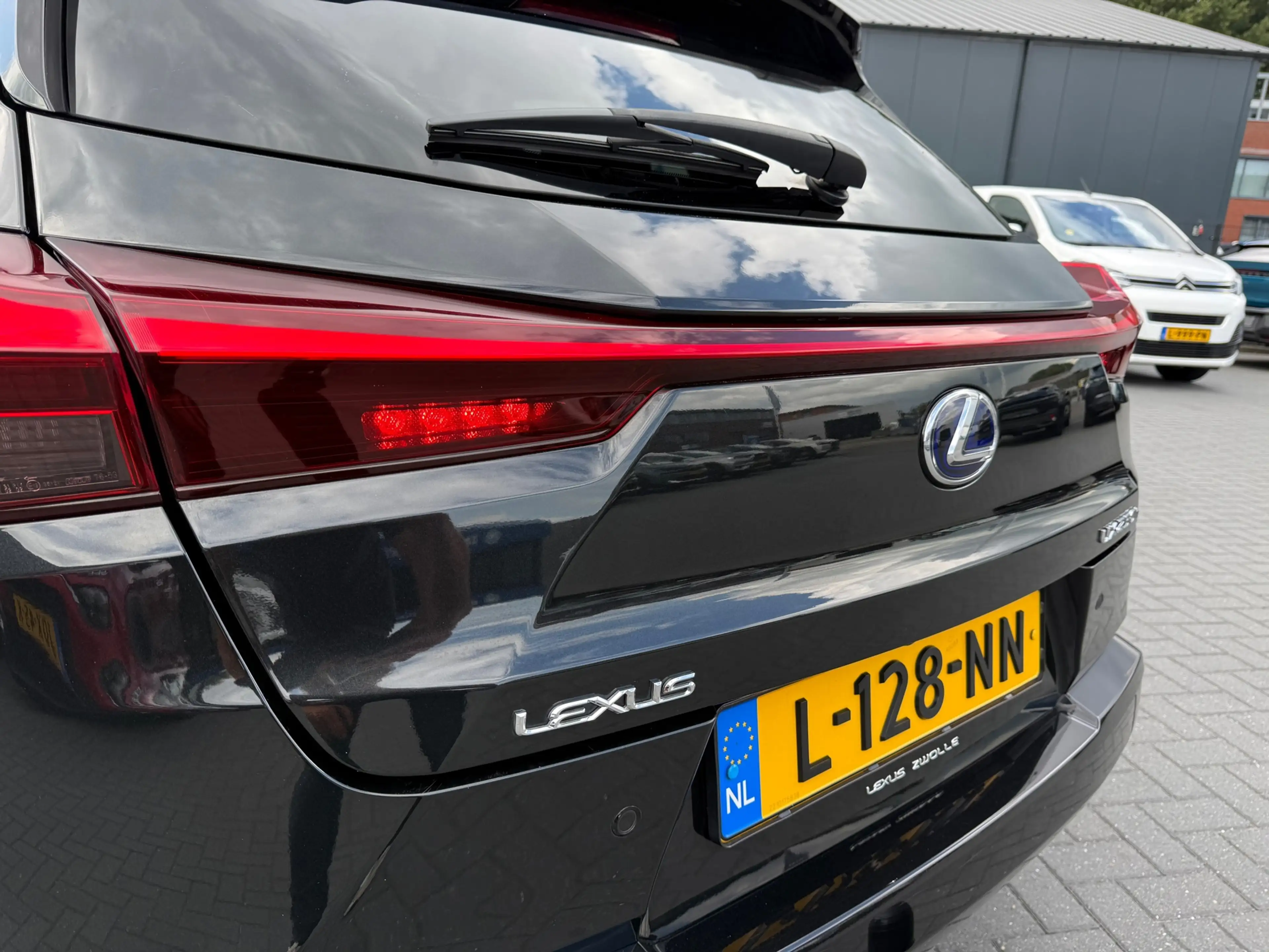 Lexus UX 250h Business Line ADAPTCRUISE CARPLAY/ANDROID DEALER O — photo 14
