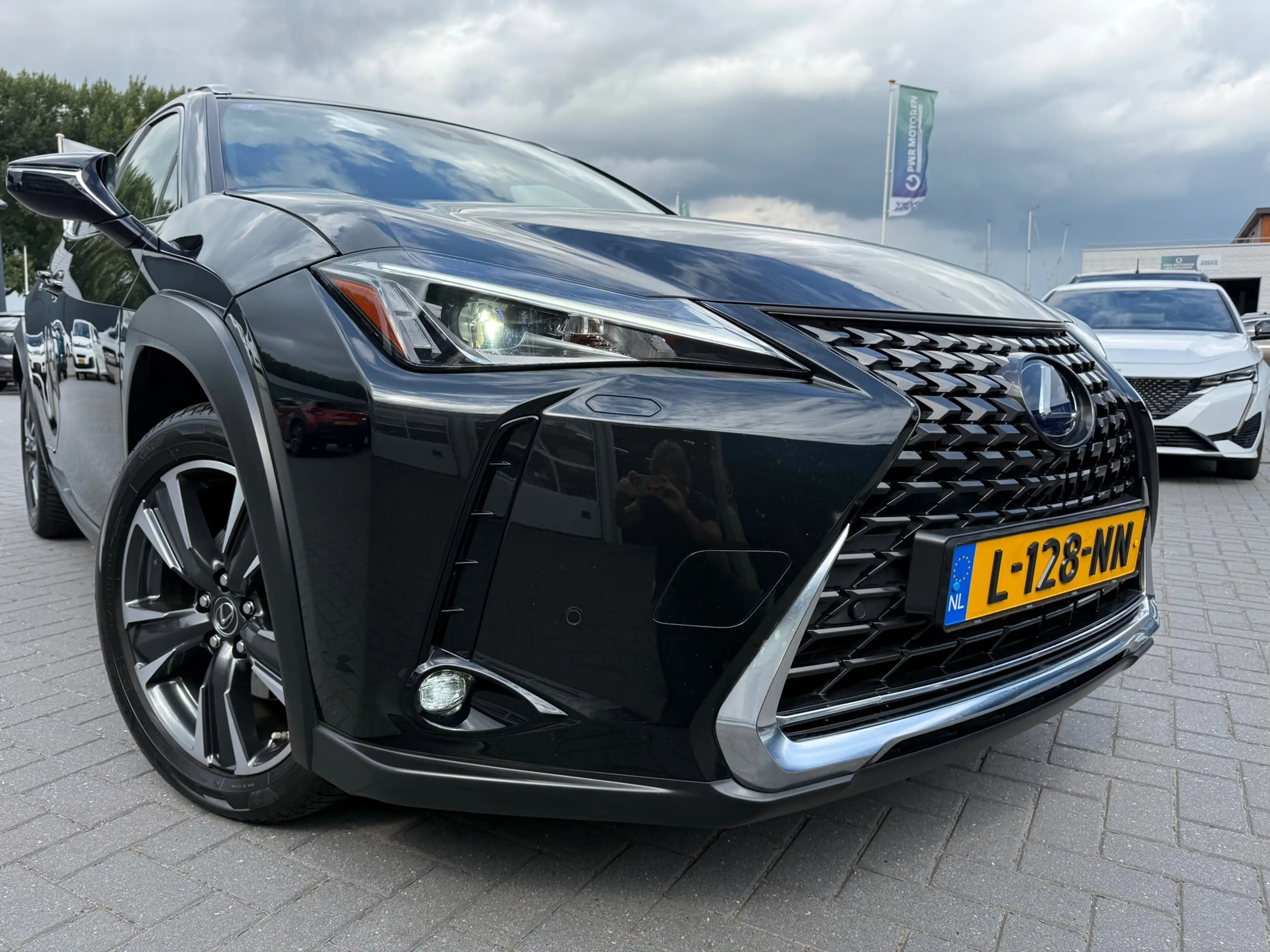 Lexus UX 250h Business Line ADAPTCRUISE CARPLAY/ANDROID DEALER O — photo 15