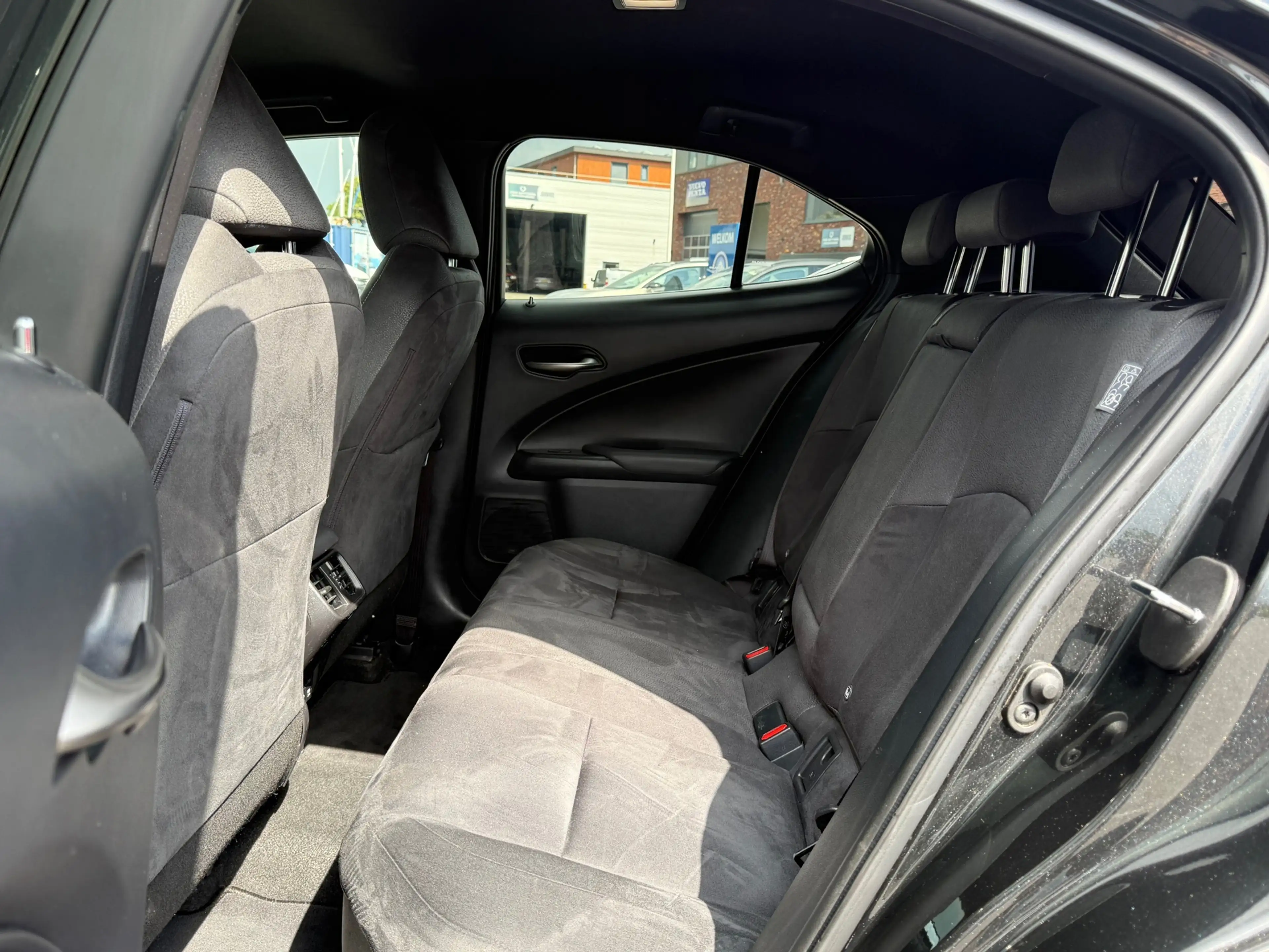 Lexus UX 250h Business Line ADAPTCRUISE CARPLAY/ANDROID DEALER O — photo 6