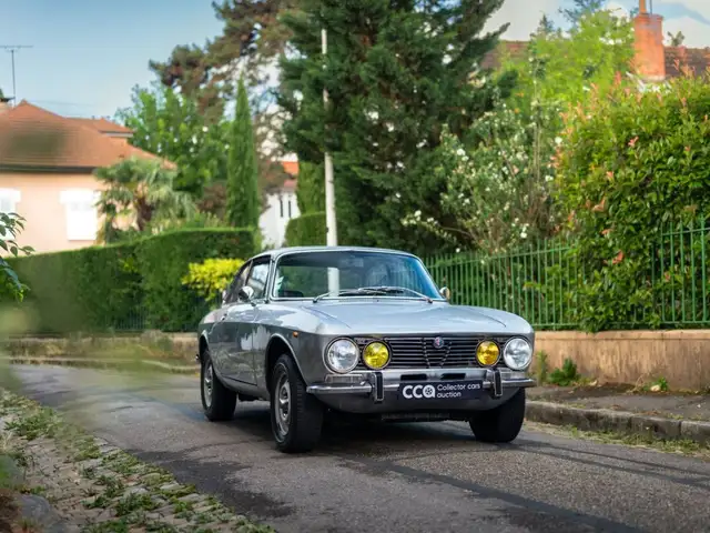 Alfa Romeo 2000 GT Veloce