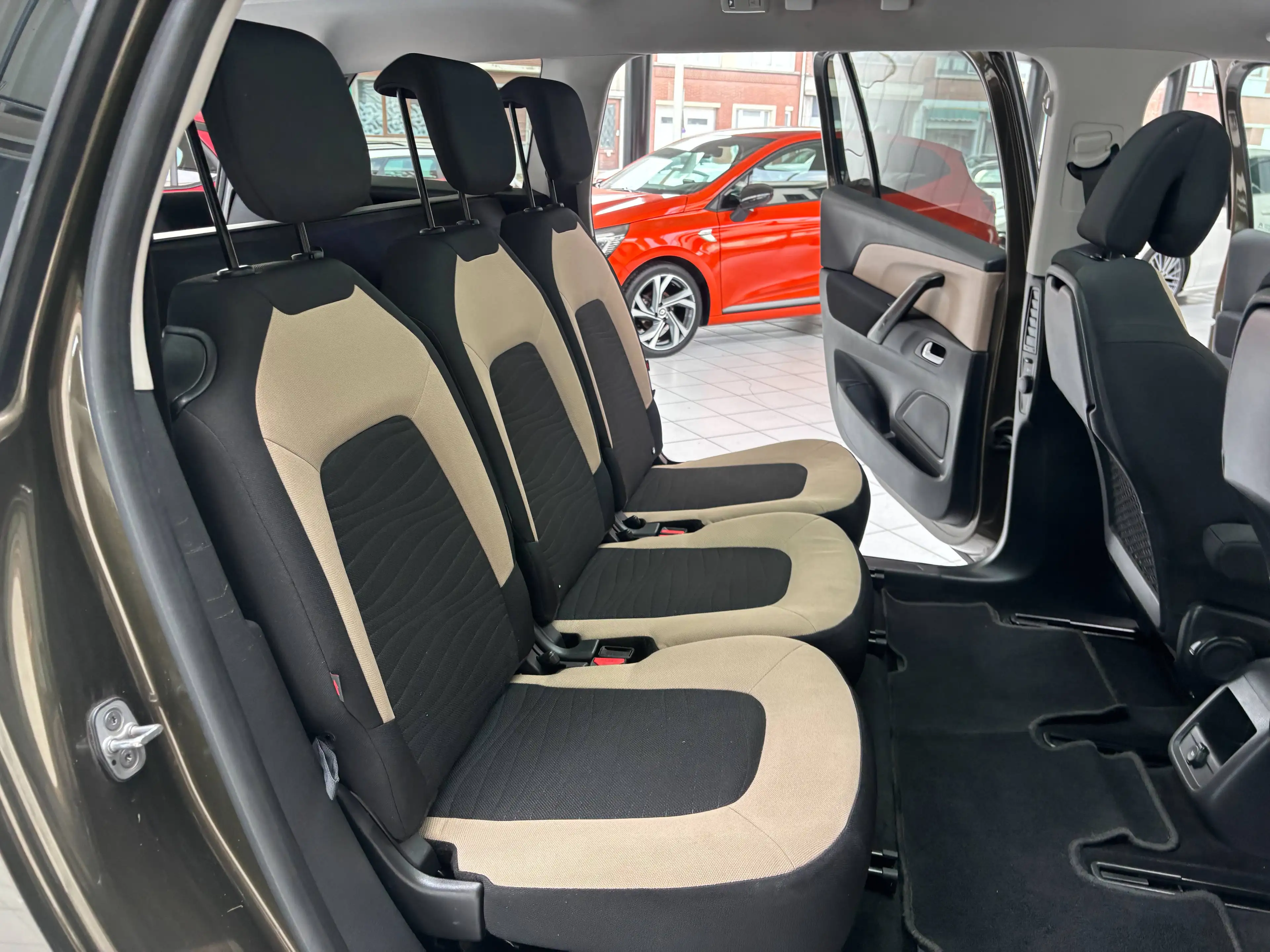 Citroen Grand C4 Picasso Grand C4 Picasso 1.6 *7PL * GPS * PANO * PDC * JANTES * CARNET * — photo 9
