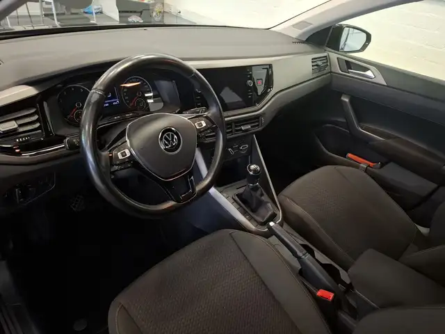 Volkswagen Polo view 8