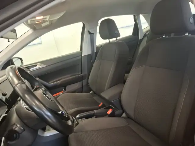 Volkswagen Polo view 9