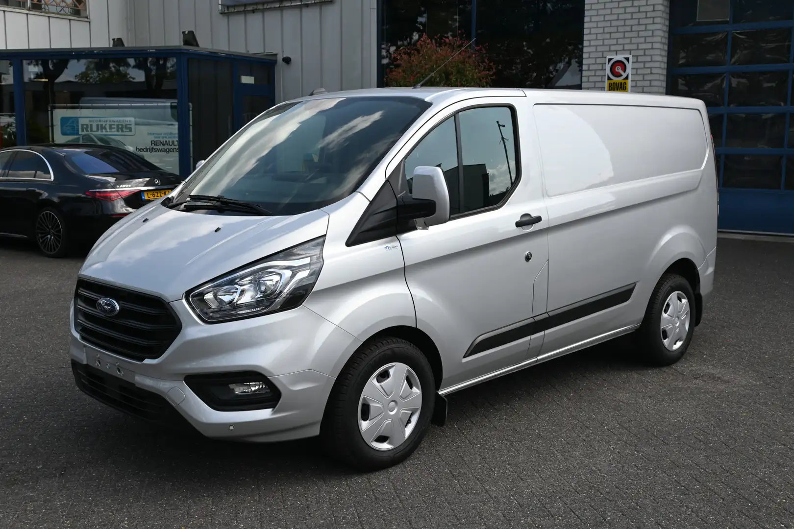 Ford Transit Custom 300S 2.0 TDCI 130 pk L1 Trend Camera, Cruise contr Argento - 1