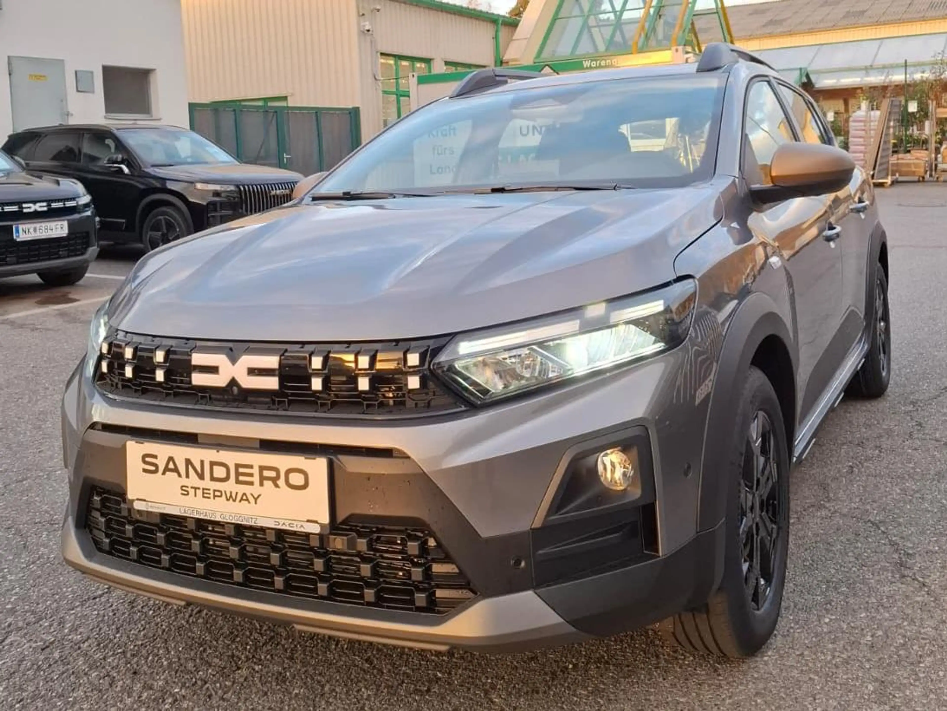 Dacia Sandero Stepway Extreme Hybrid 155 — photo 2