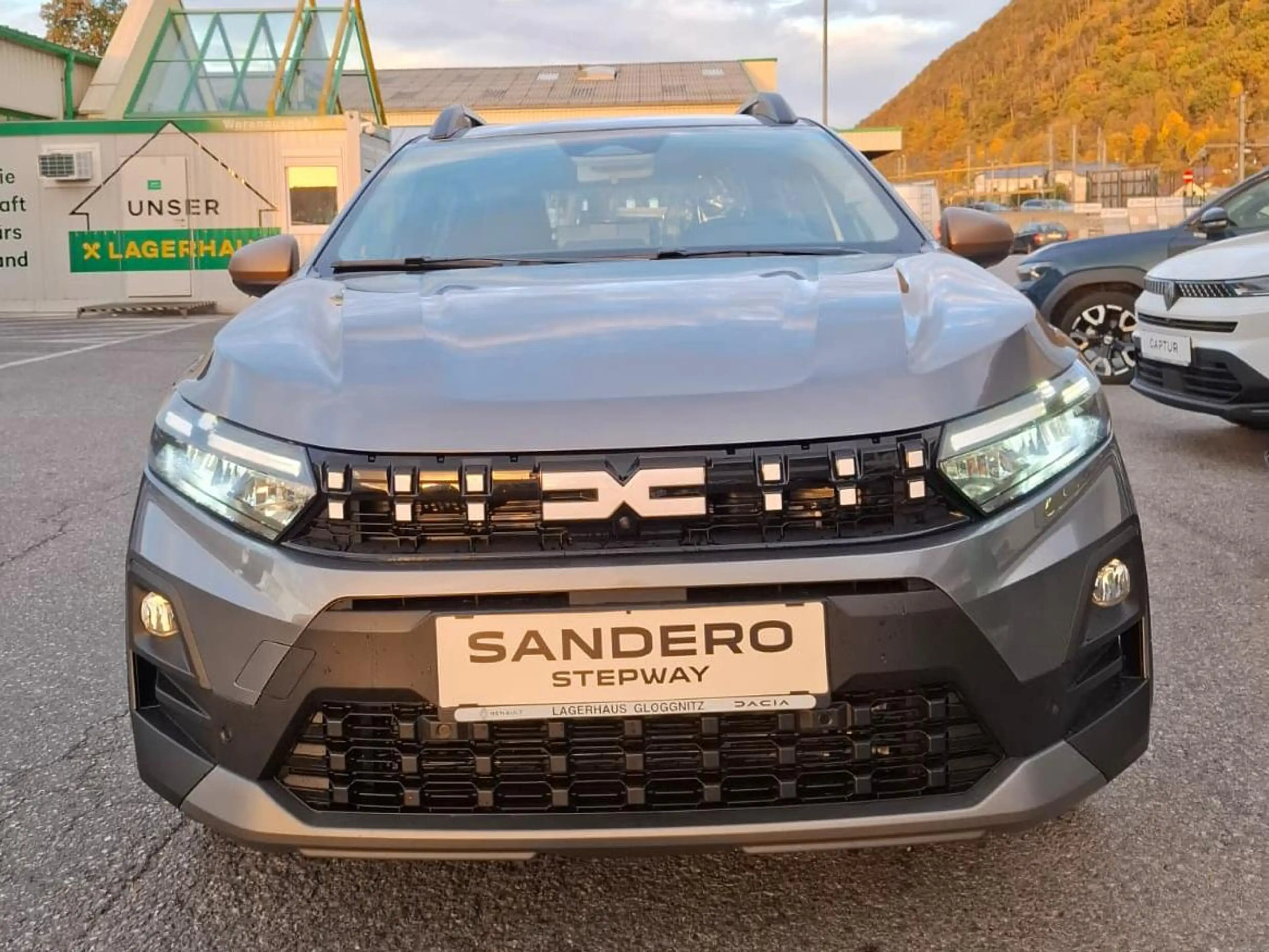 Dacia Sandero Stepway Extreme Hybrid 155 — photo 6