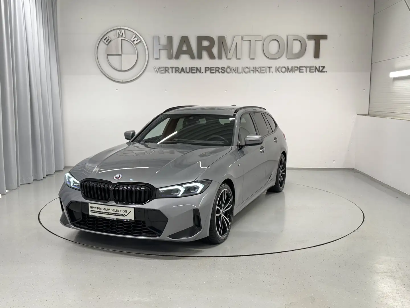 BMW 320 d xDrive Grau - 1
