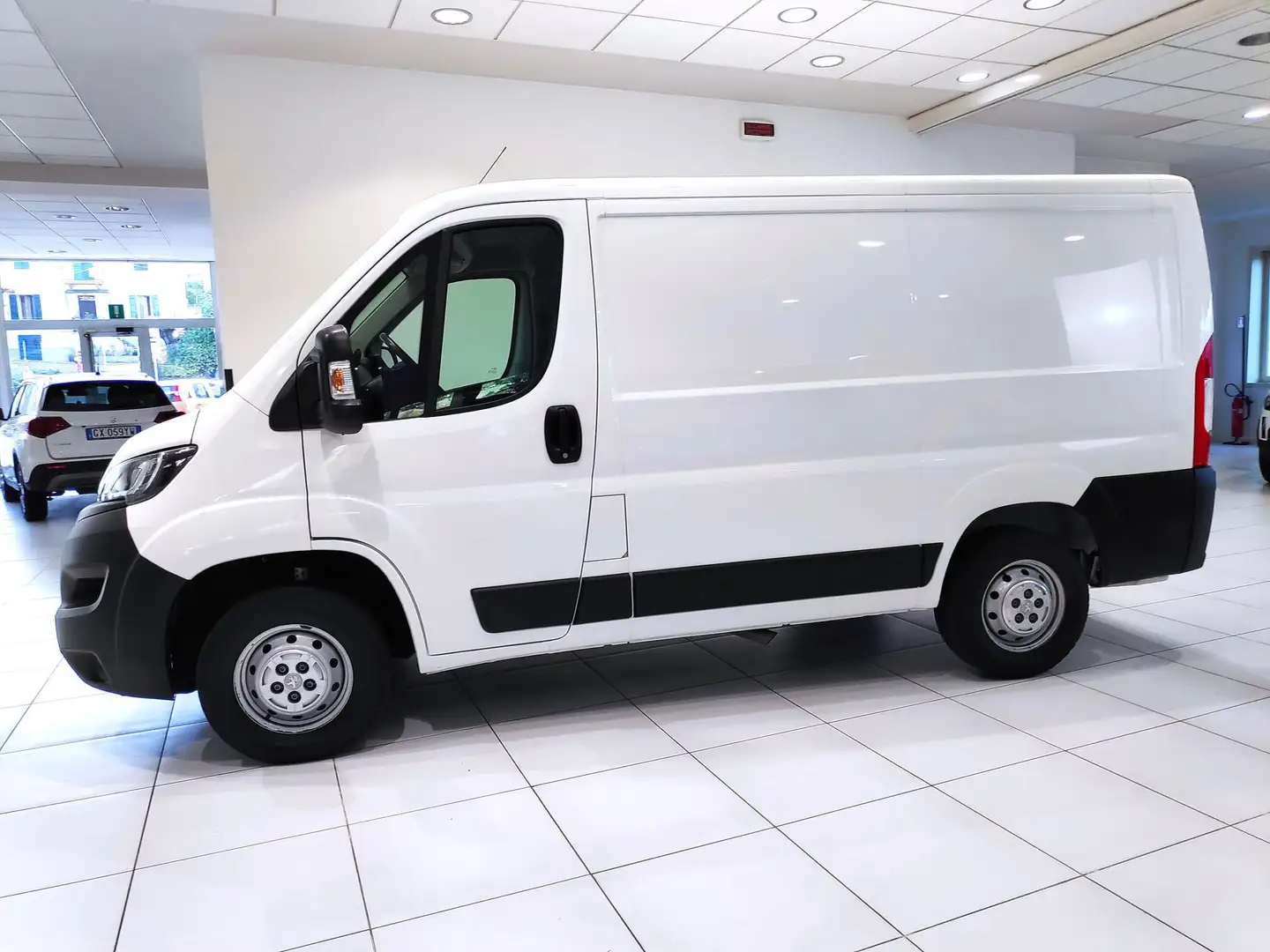 Peugeot Boxer Boxer 330 2.2 BlueHDi 140 S&S PC-TN Furgone*PASSO Wit - 1