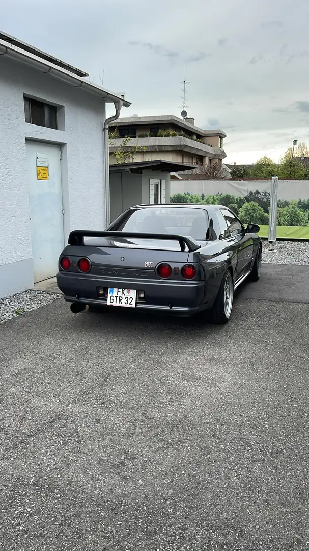 Nissan Skyline R32 GT-R Gris - 2