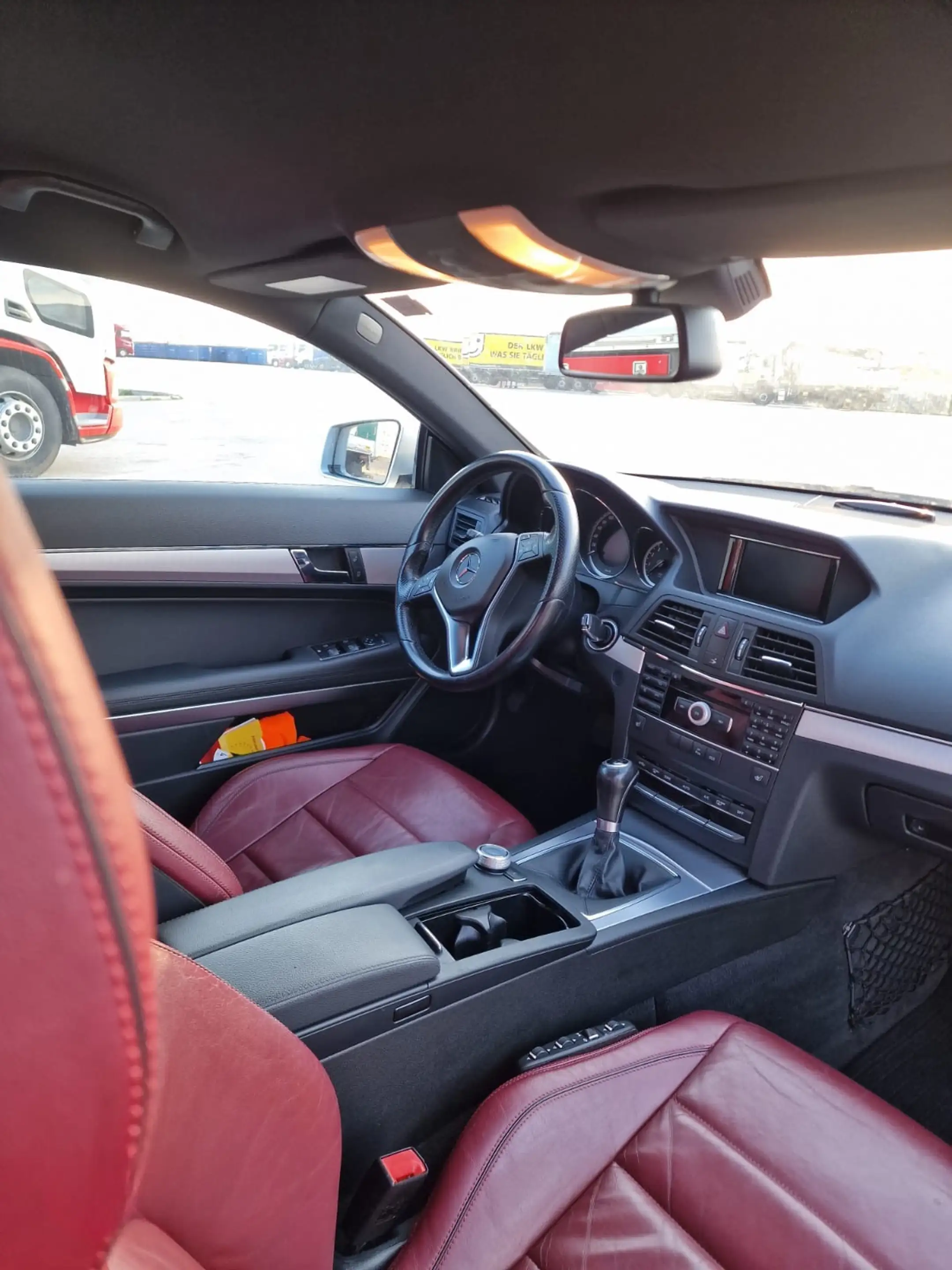 Mercedes-Benz E 200 E 200 CGI BlueEfficiency — photo 11