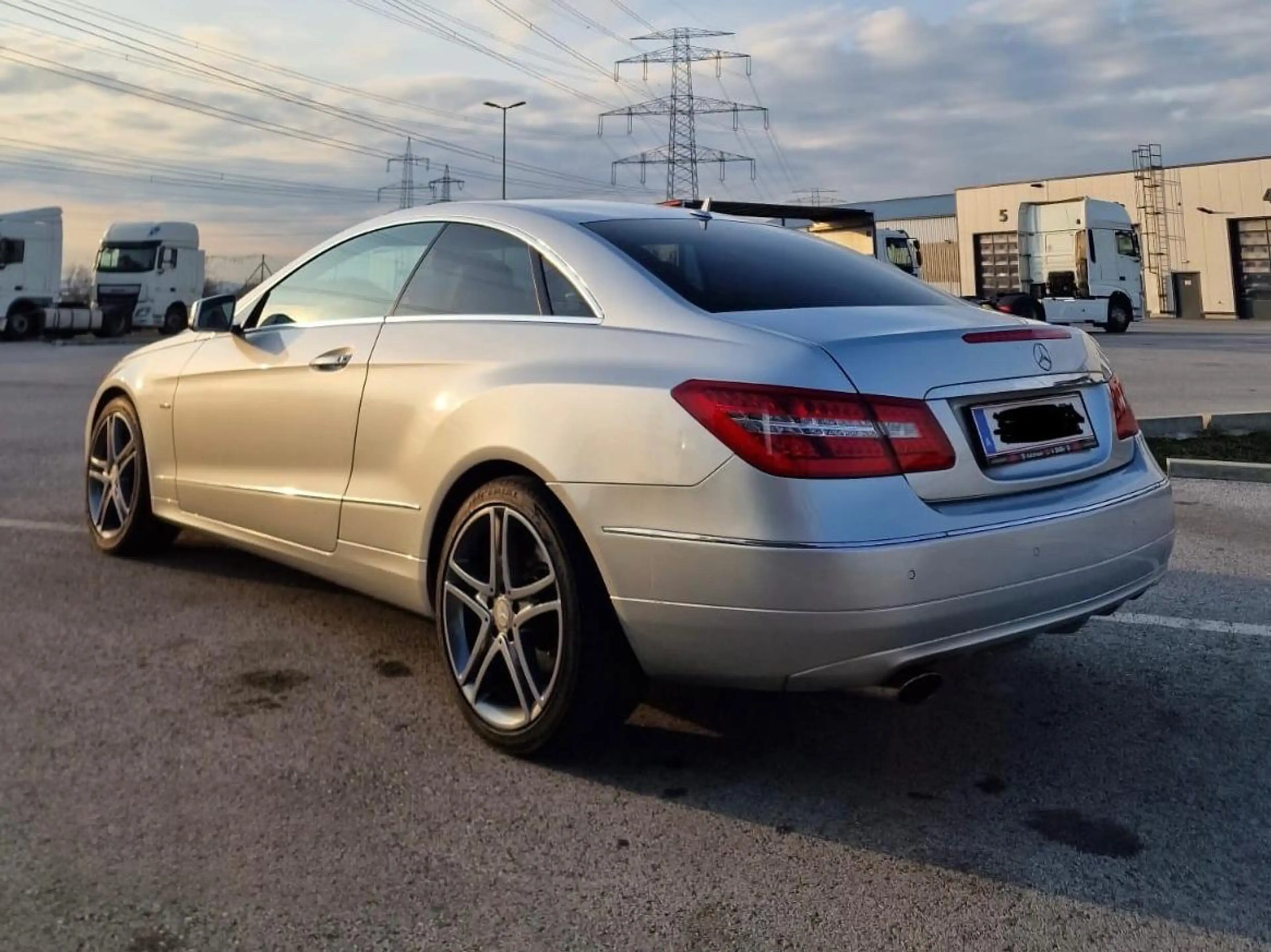 Mercedes-Benz E 200 E 200 CGI BlueEfficiency — photo 4