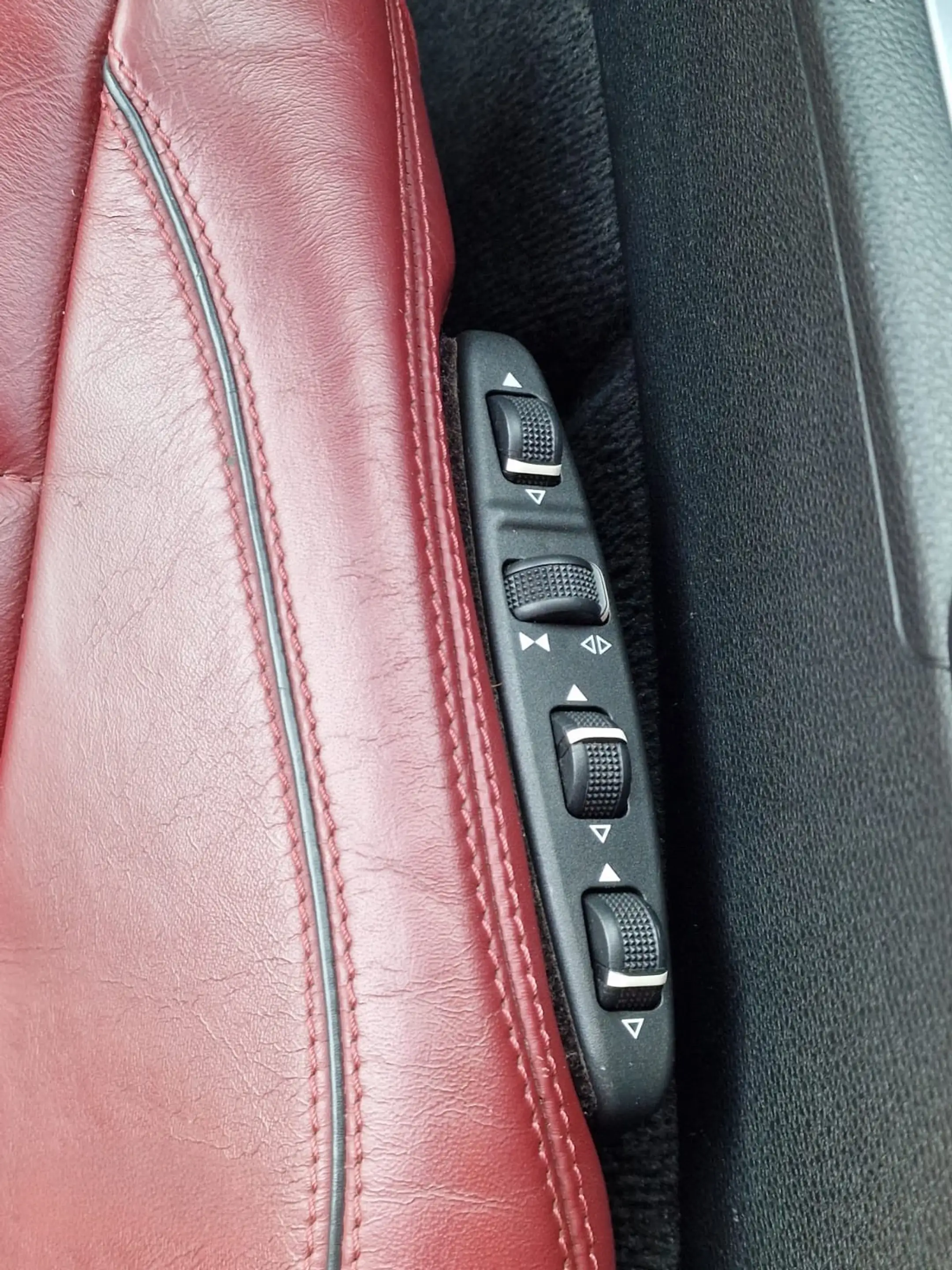 Mercedes-Benz E 200 E 200 CGI BlueEfficiency — photo 14