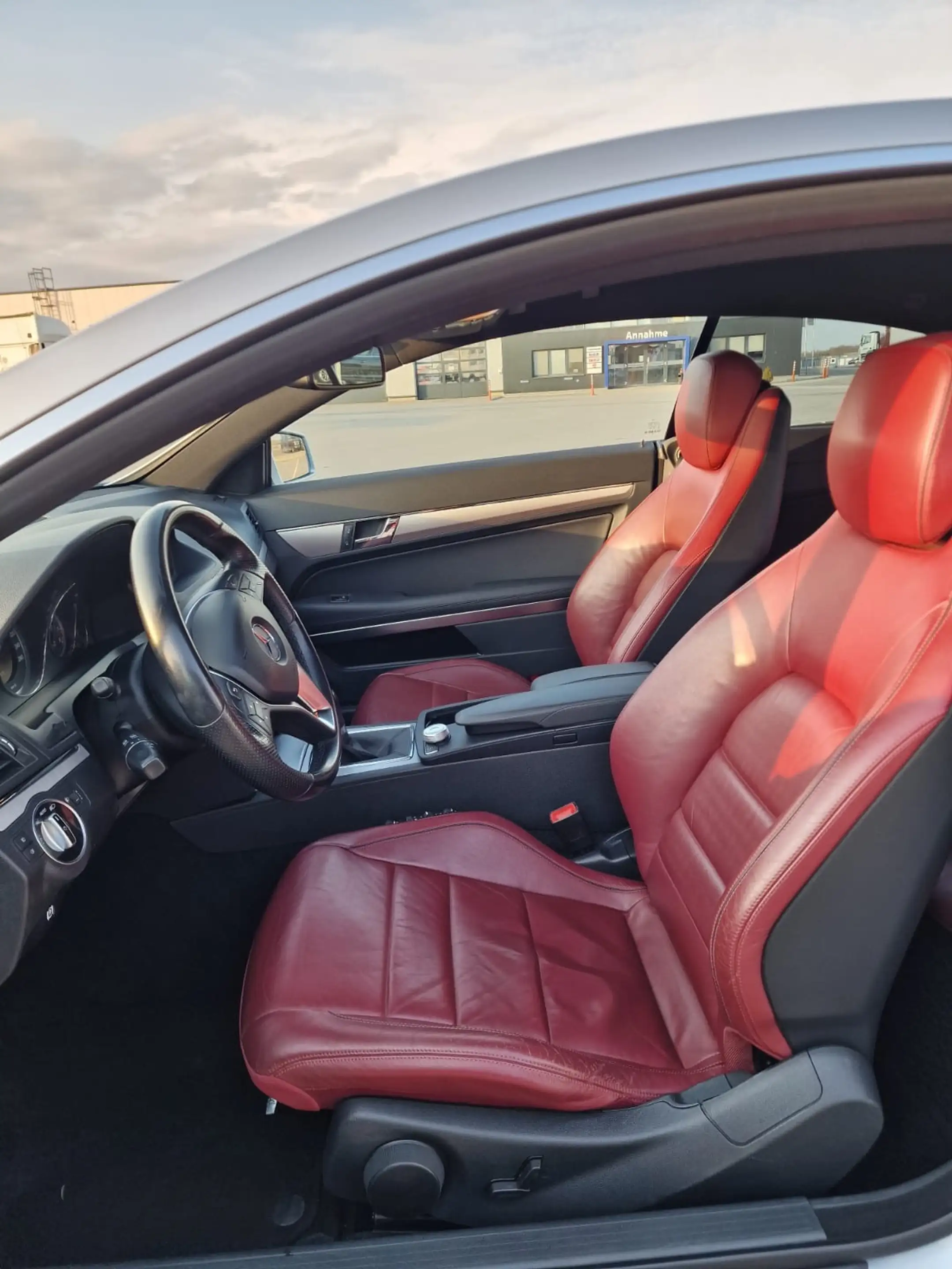 Mercedes-Benz E 200 E 200 CGI BlueEfficiency — photo 12
