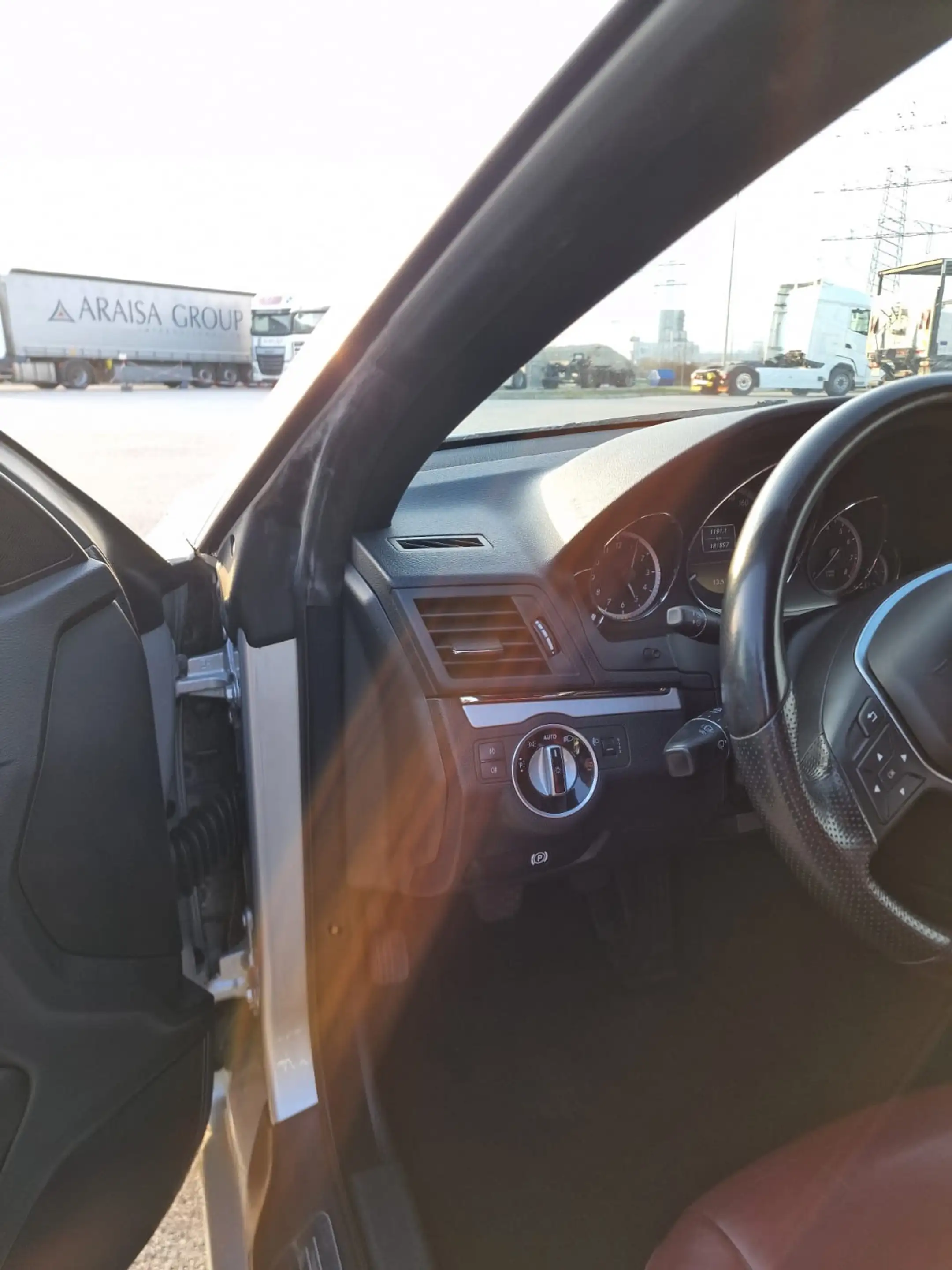 Mercedes-Benz E 200 E 200 CGI BlueEfficiency — photo 6