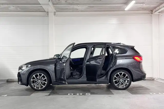 BMW X1 view 3