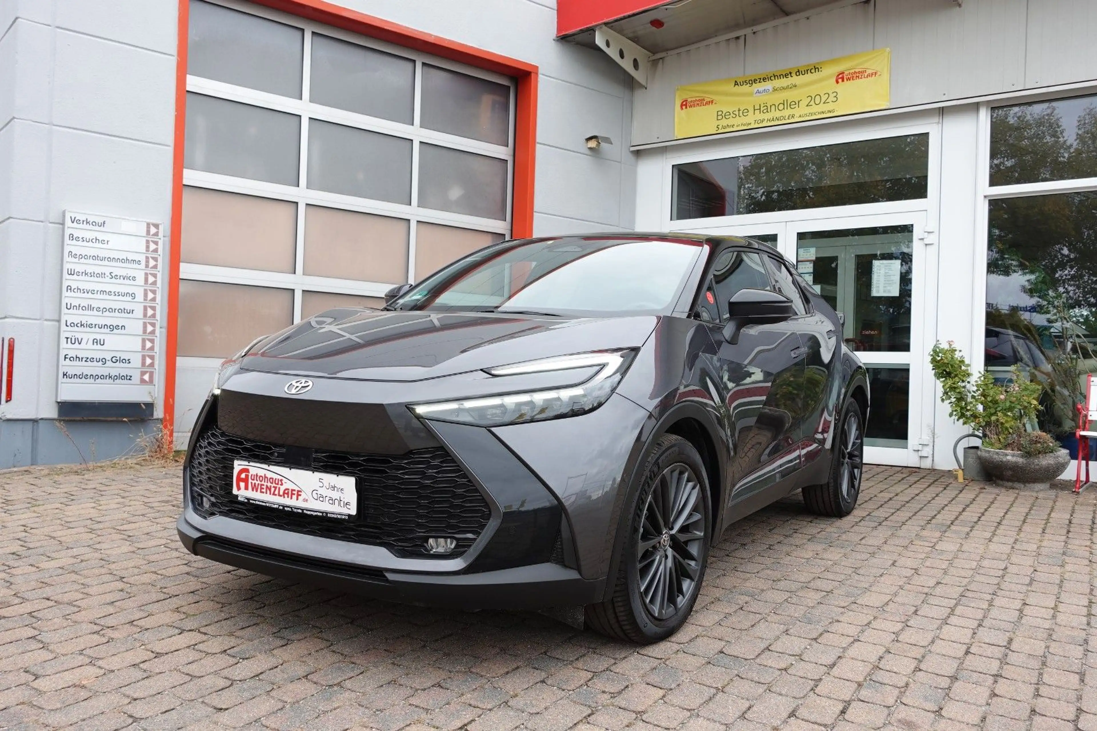Toyota C-HR 2.0l Plug-In Hybrid Lounge Pano 5J Garantie