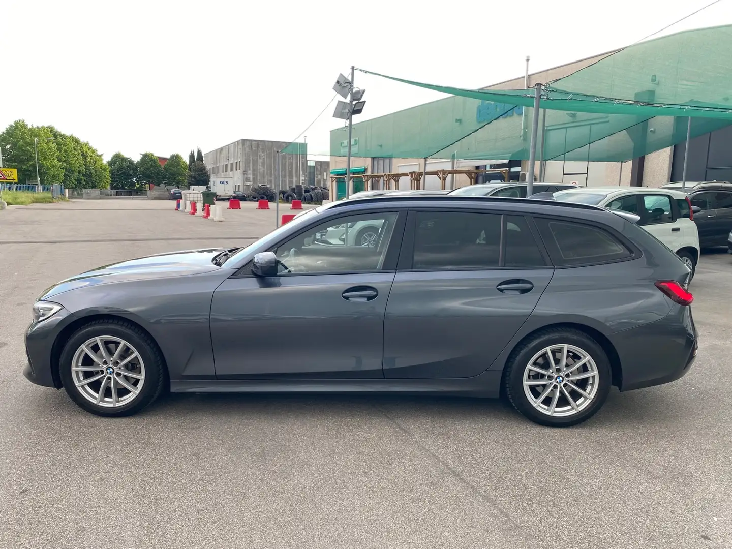 BMW 320 320d 48V xDrive Touring Business Advantage Grigio - 2
