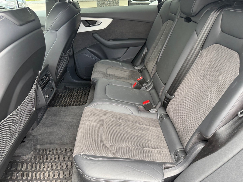 Audi Q8 50 TDI quattro — photo 13