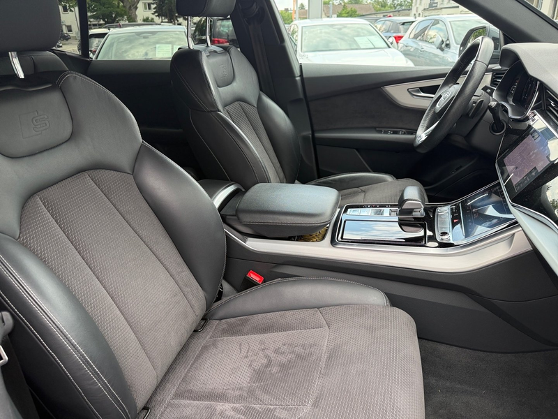 Audi Q8 50 TDI quattro — photo 11