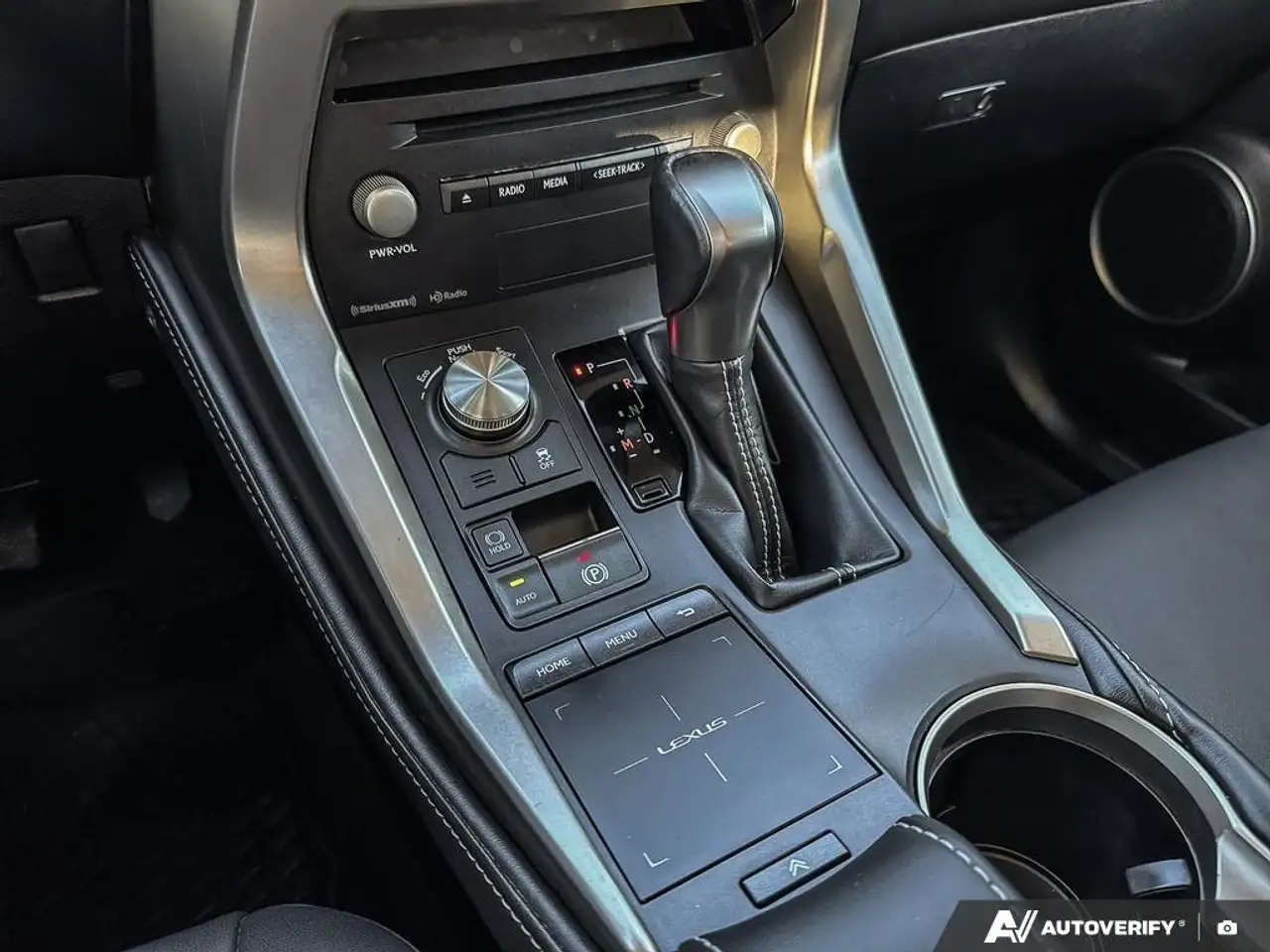 Lexus NX снимка Lexus NX