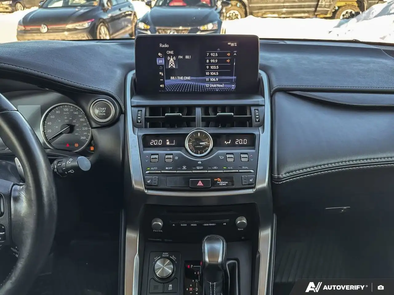 Lexus NX снимка Lexus NX