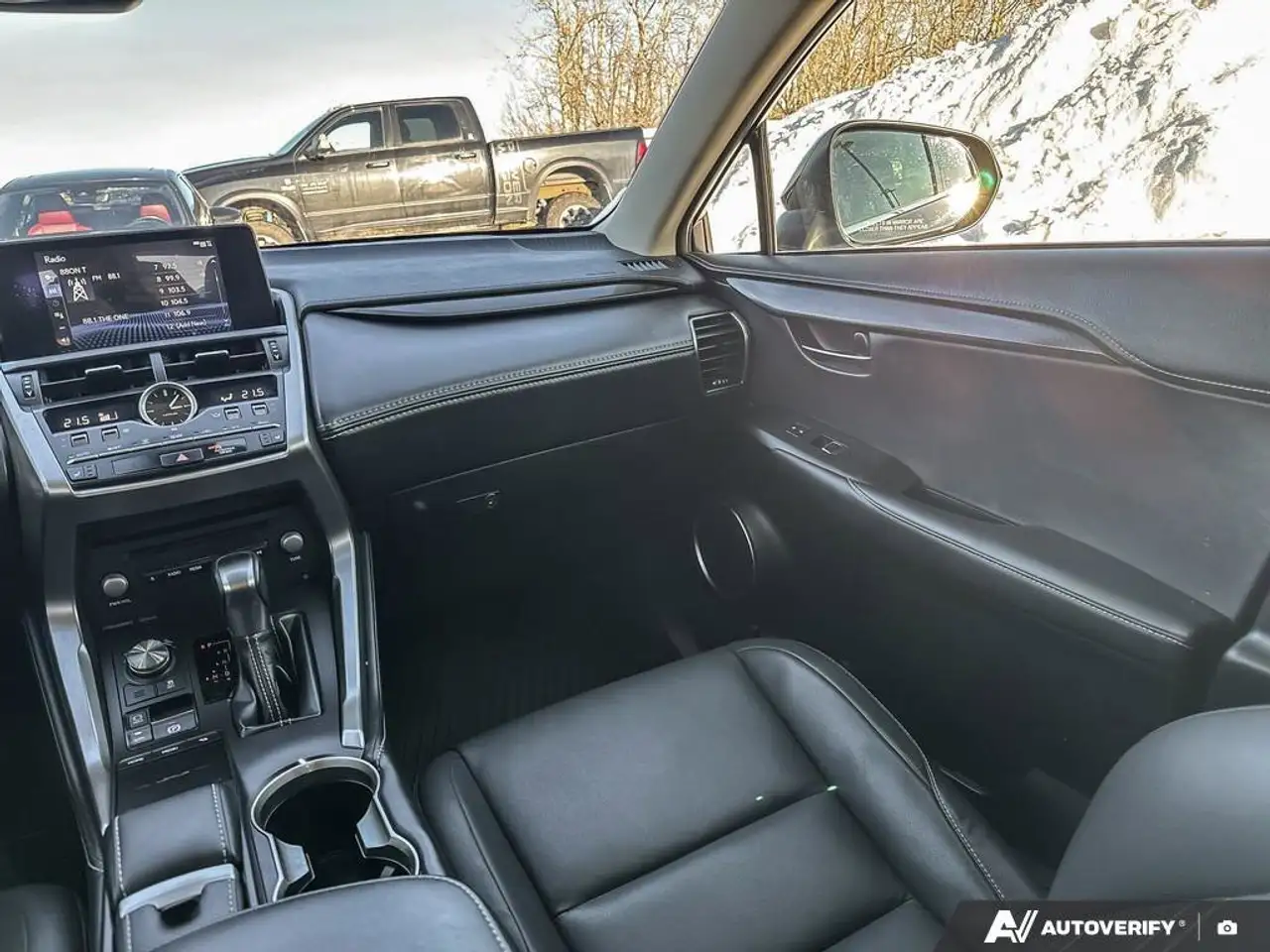 Lexus NX снимка Lexus NX
