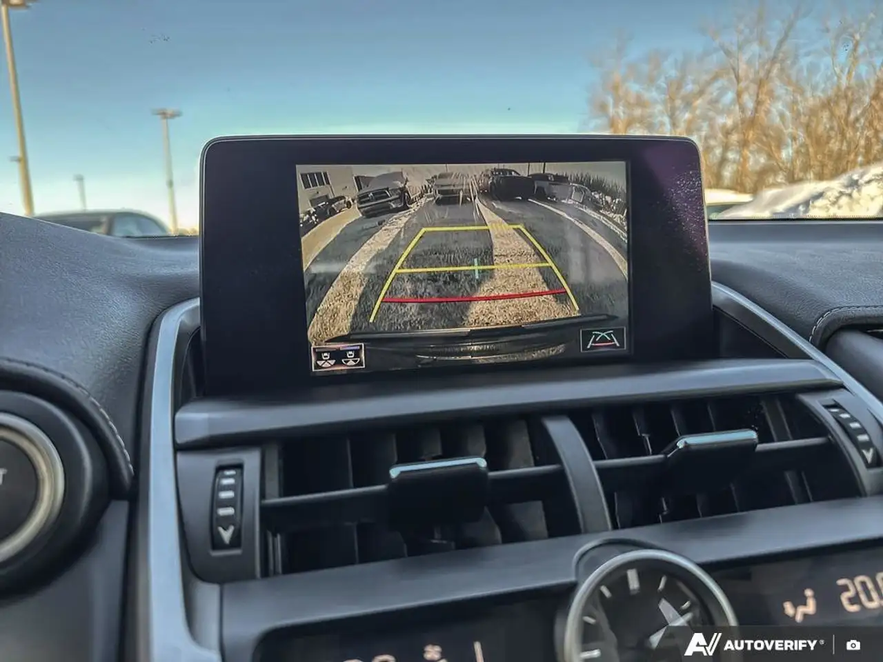 Lexus NX снимка Lexus NX
